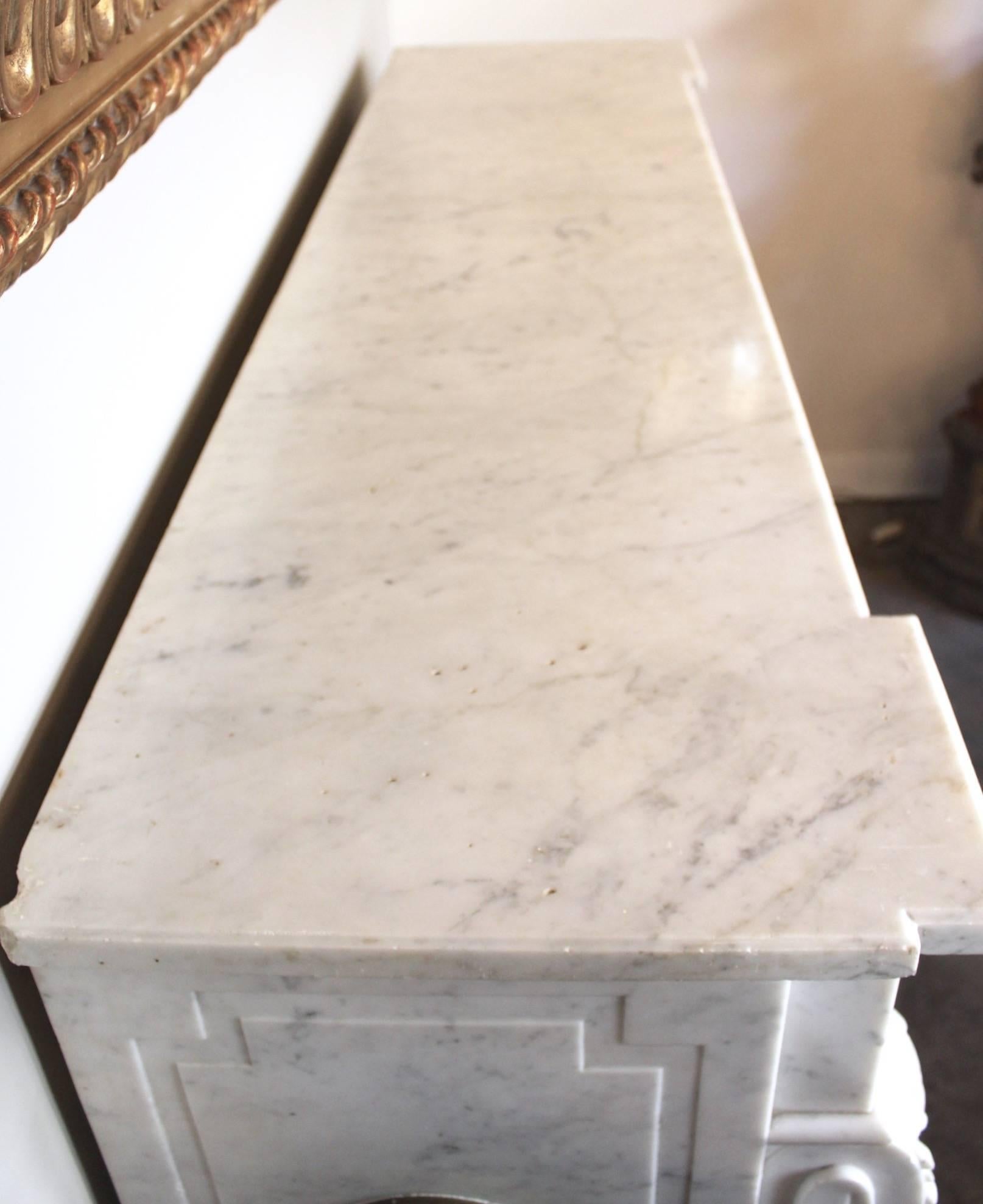 19th Century French Louis XVI Style Carrara Marble Mantel For Sale 5