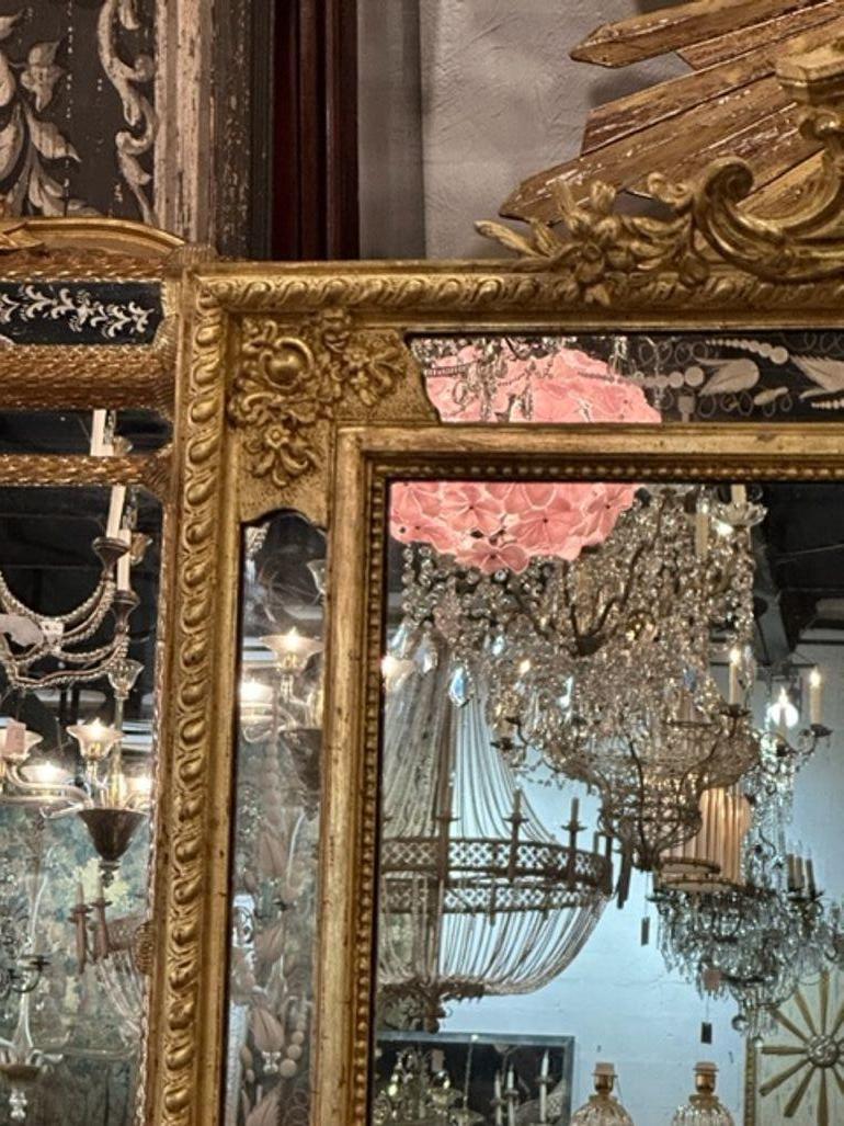 19. Jahrhundert Französisch Louis XVI Stil geschnitzt und vergoldet Spiegel im Zustand „Gut“ im Angebot in Dallas, TX