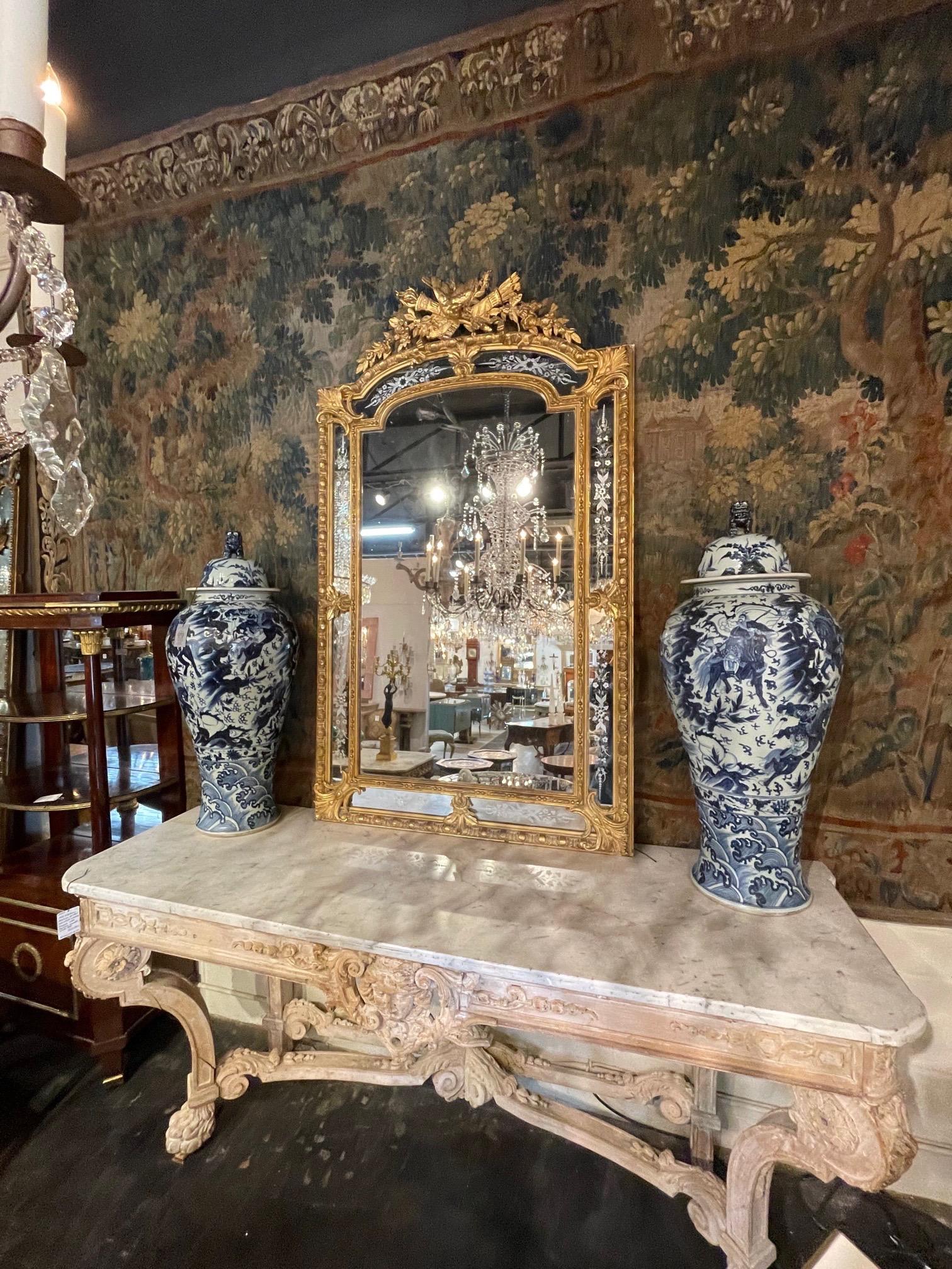 Specchio francese del XIX secolo in stile Luigi XVI intagliato e in legno dorato in vendita 1