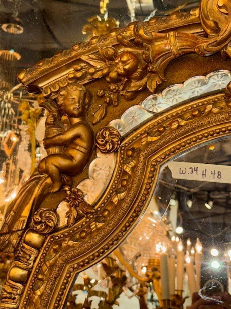 Specchio ovale francese del XIX secolo in stile Luigi XVI, intagliato e in legno dorato In condizioni buone in vendita a Dallas, TX