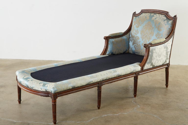 19th Century French Louis XVI Style Chaise Lounge Daybed For Sale 5