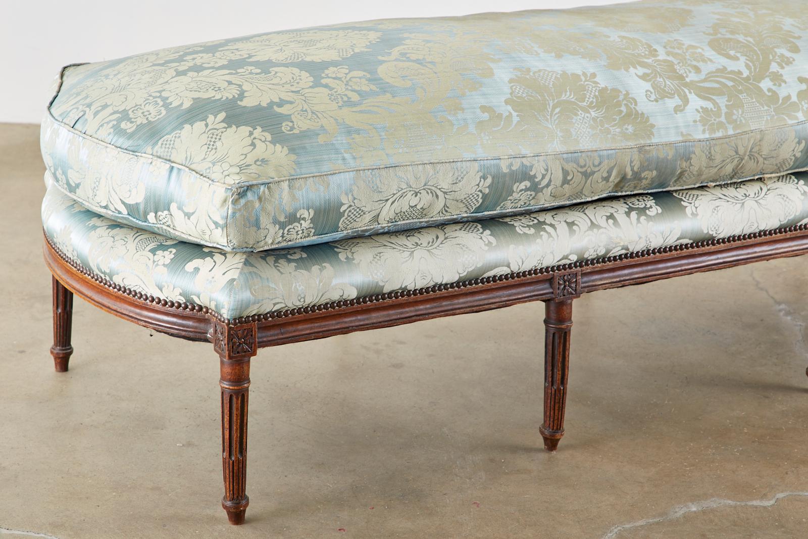 Walnut 19th Century French Louis XVI Style Chaise Lounge Daybed