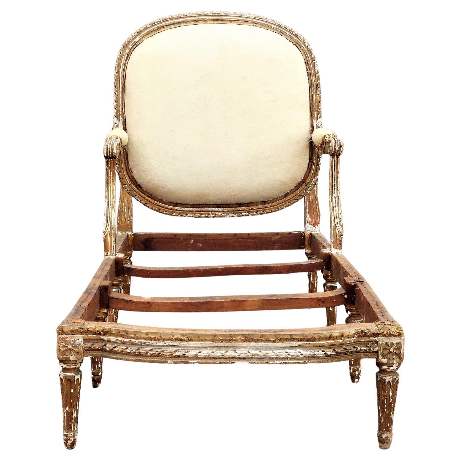 Hand-Carved 19th Century Louis XVI Style Chaise Lounge