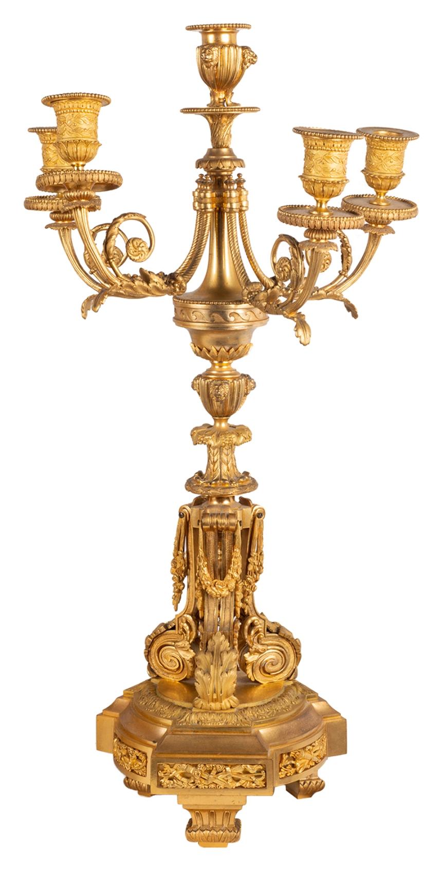 Uhrenset im französischen Louis-XVI-Stil des 19. Jahrhunderts (Louis XVI.) im Angebot