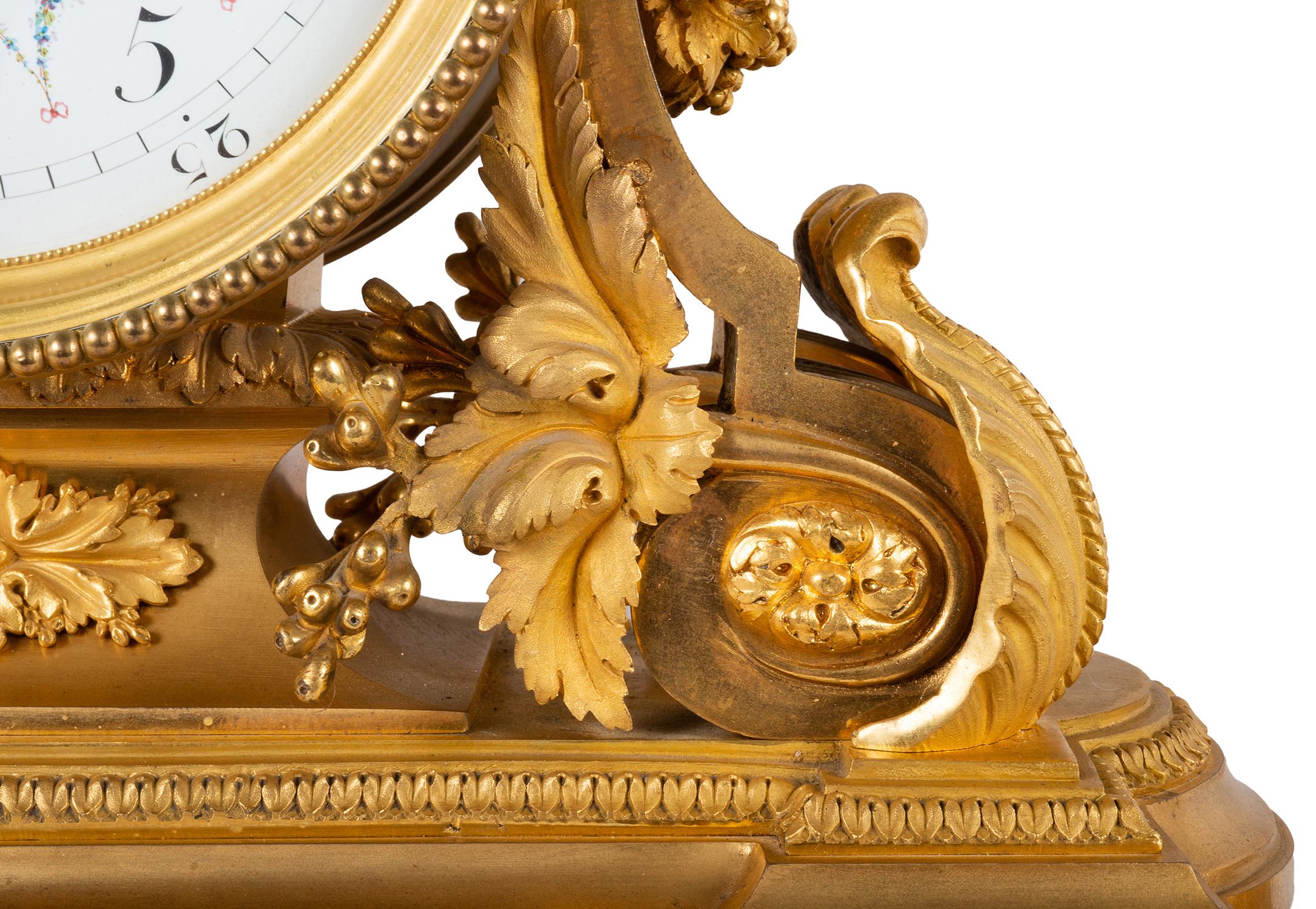 Uhrenset im französischen Louis-XVI-Stil des 19. Jahrhunderts (Vergoldet) im Angebot