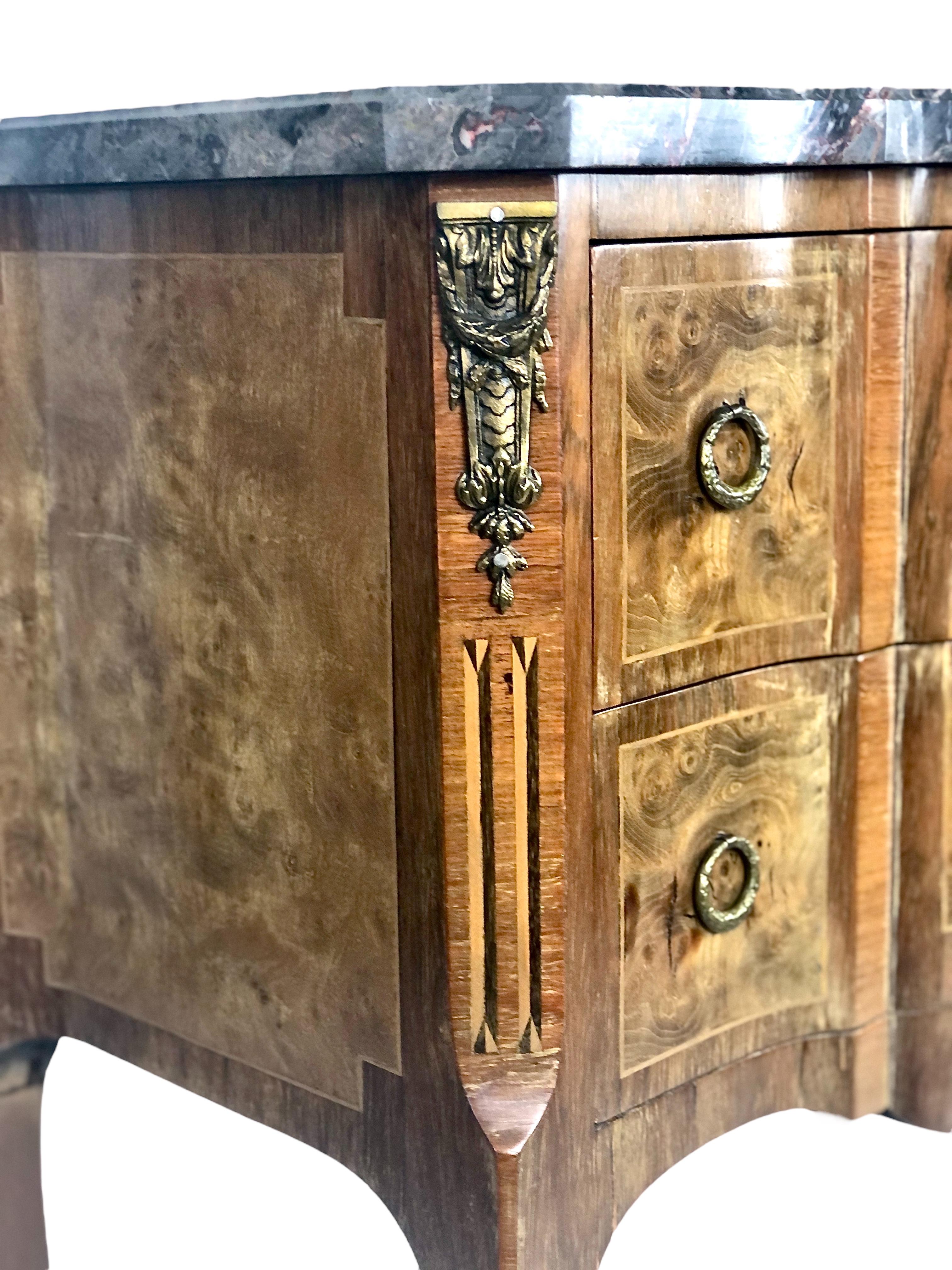 Francese Commode Luigi XVI del XIX secolo in vendita