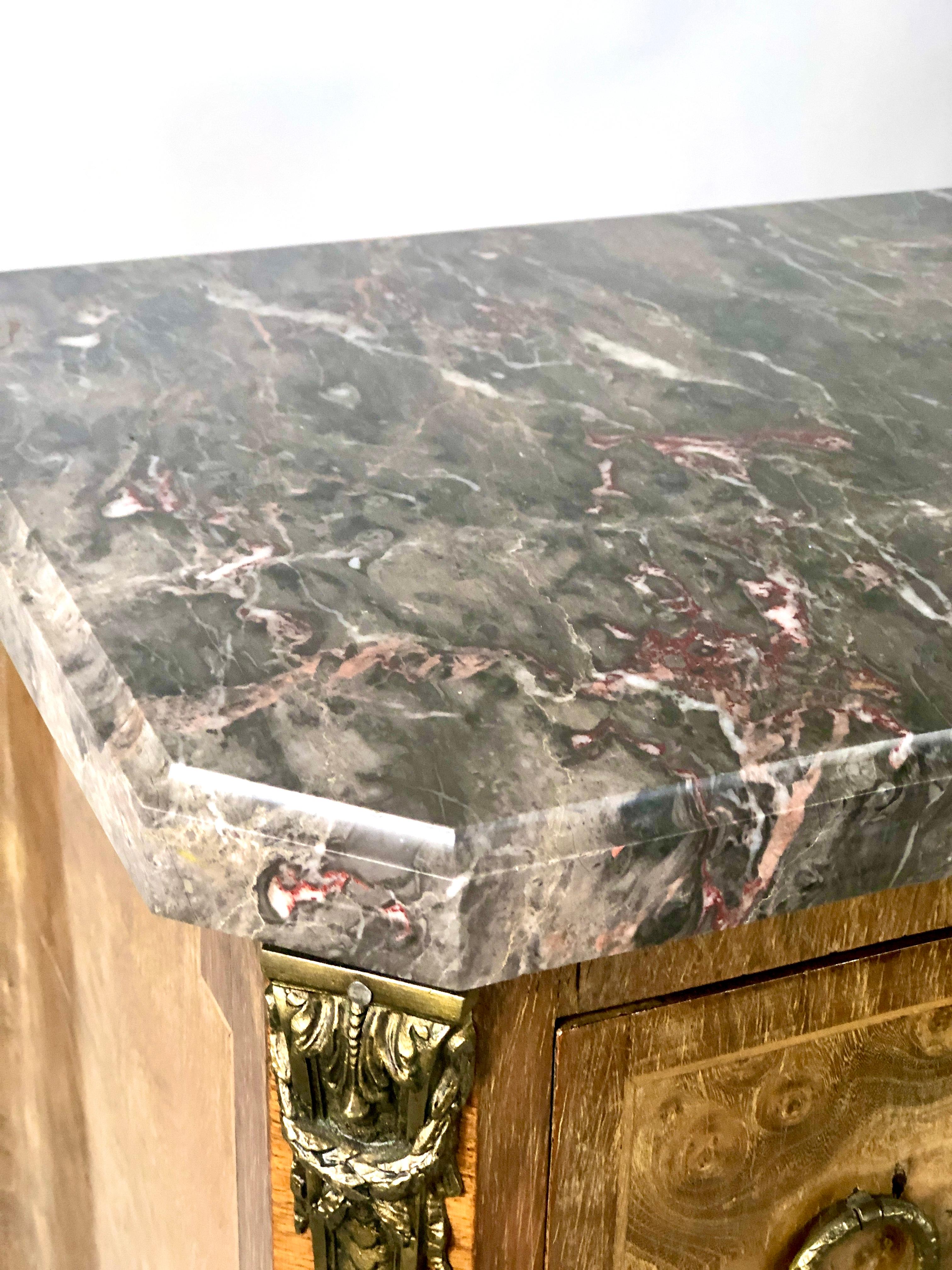 Intarsio Commode Luigi XVI del XIX secolo in vendita