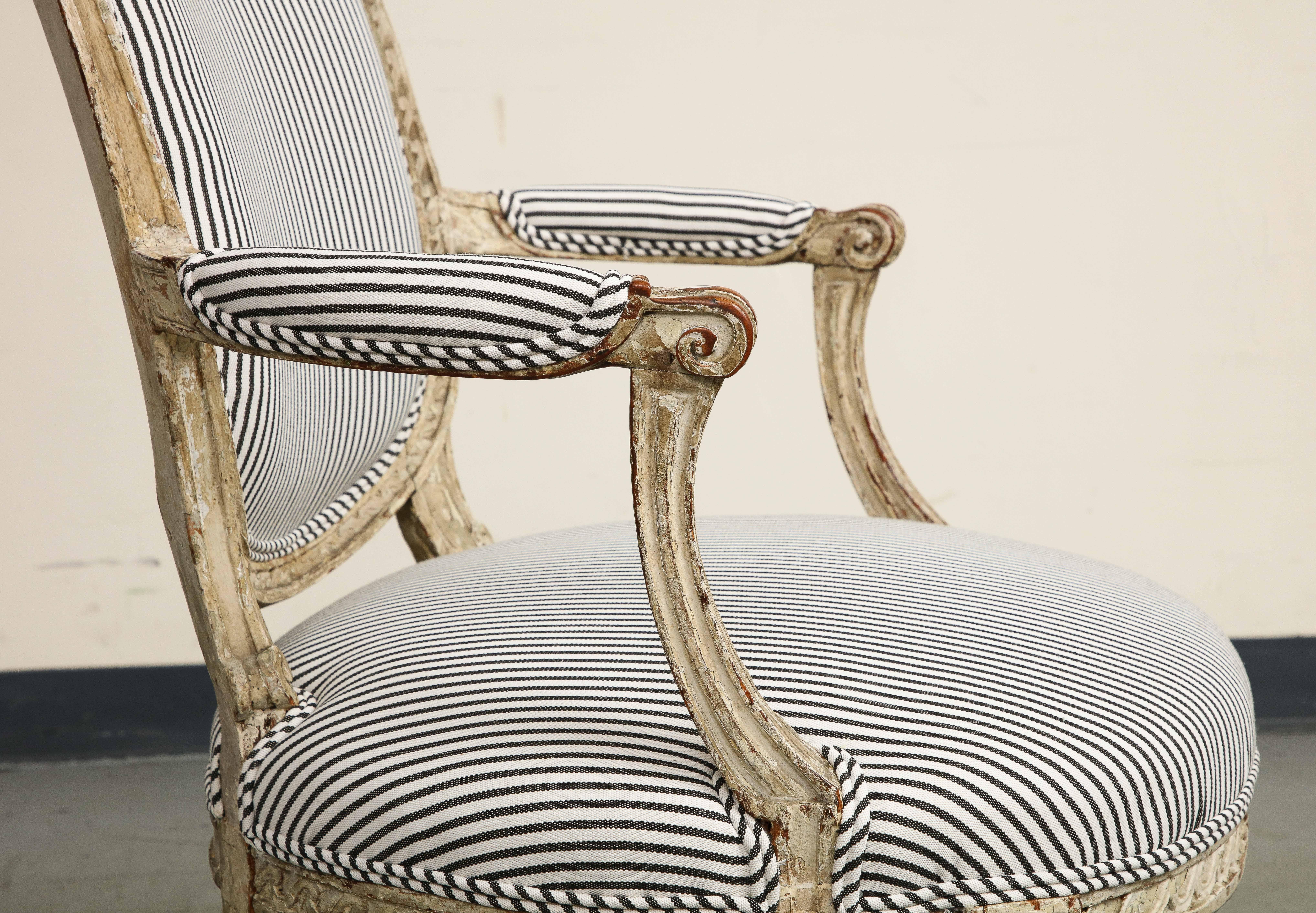 19th Century French Louis XVI Style Fauteuil Chair in Striped Linen Upholstery For Sale 5