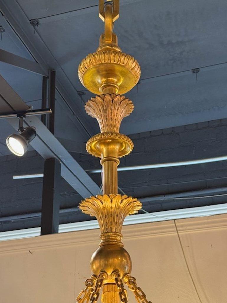 Lampadario a cesto in bronzo dorato e cristallo in stile Luigi XVI del XIX secolo In condizioni buone in vendita a Dallas, TX