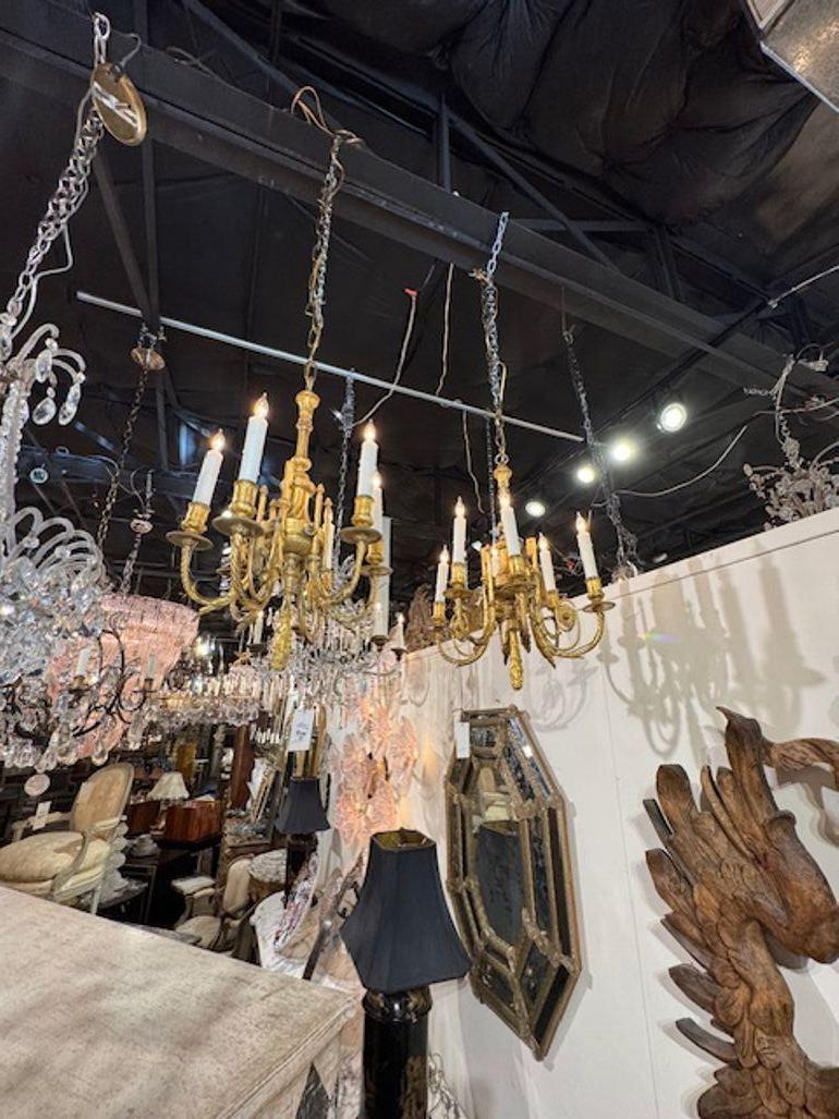 Lampadario francese del XIX secolo in stile Luigi XVI in bronzo dorato in vendita 2