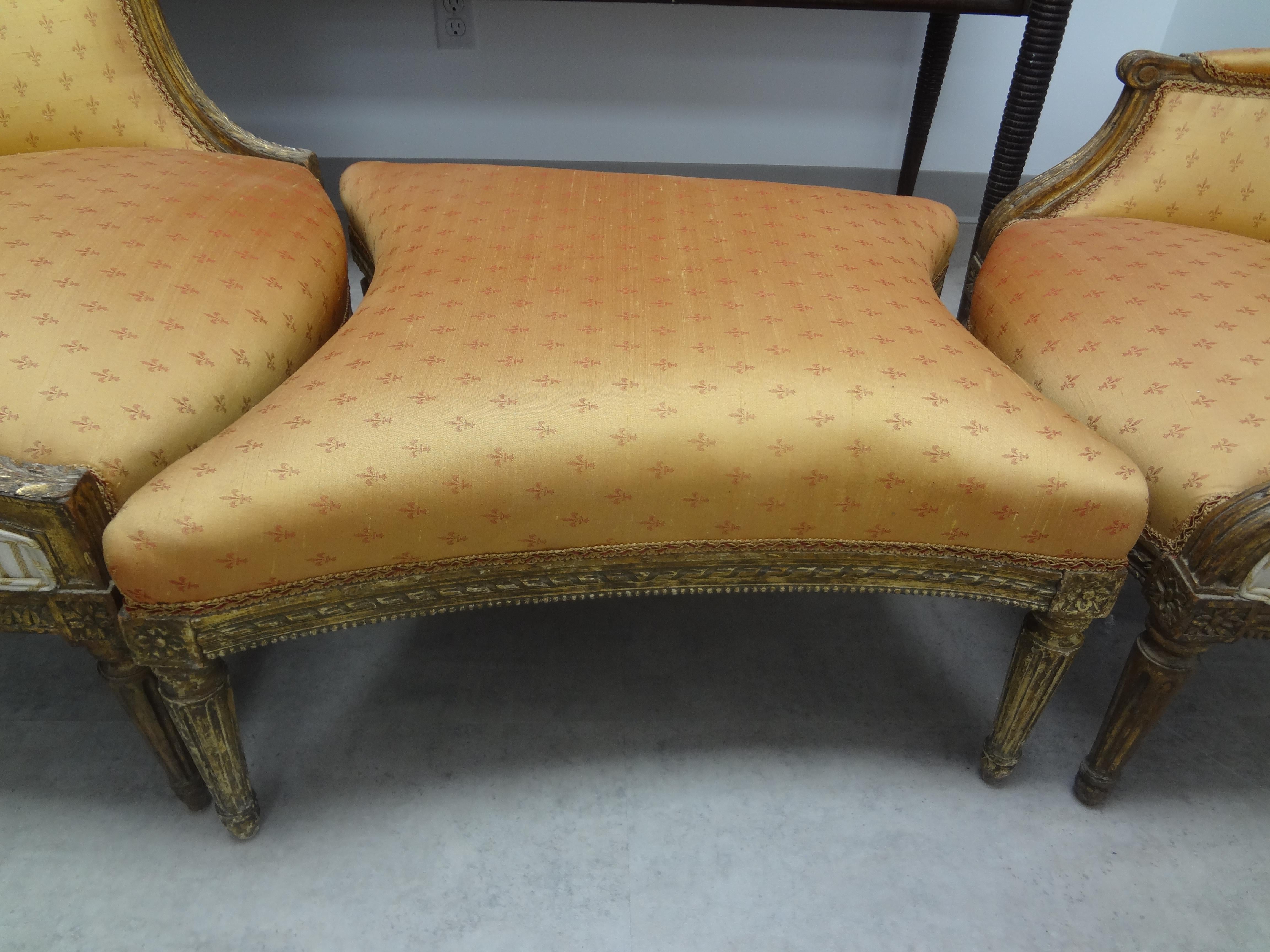 19th Century French Louis XVI Style Giltwood Duchesse Brisee For Sale 5