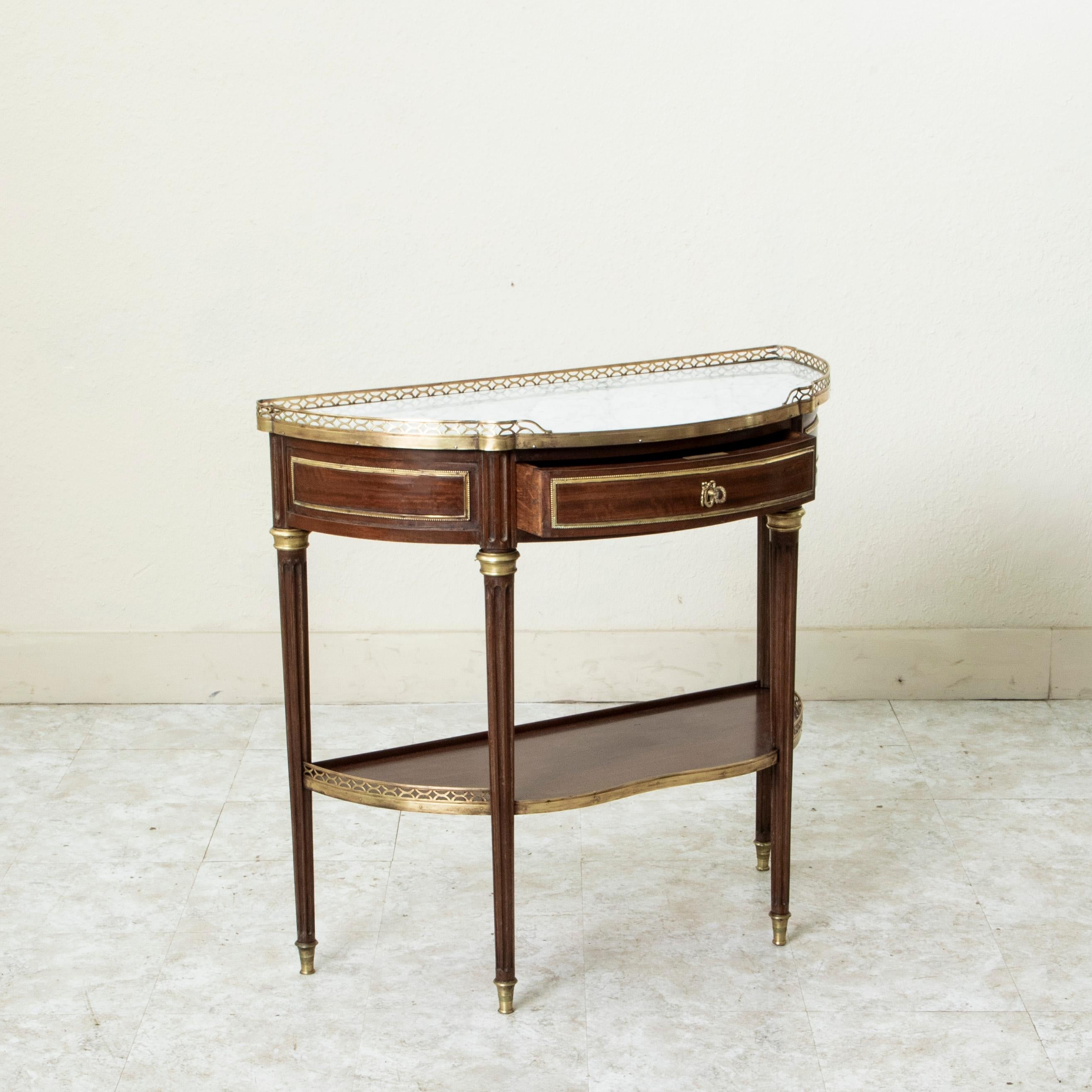 XIXe siècle Console Demi-Lune en acajou de style Louis XVI du 19ème siècle, plateau en marbre