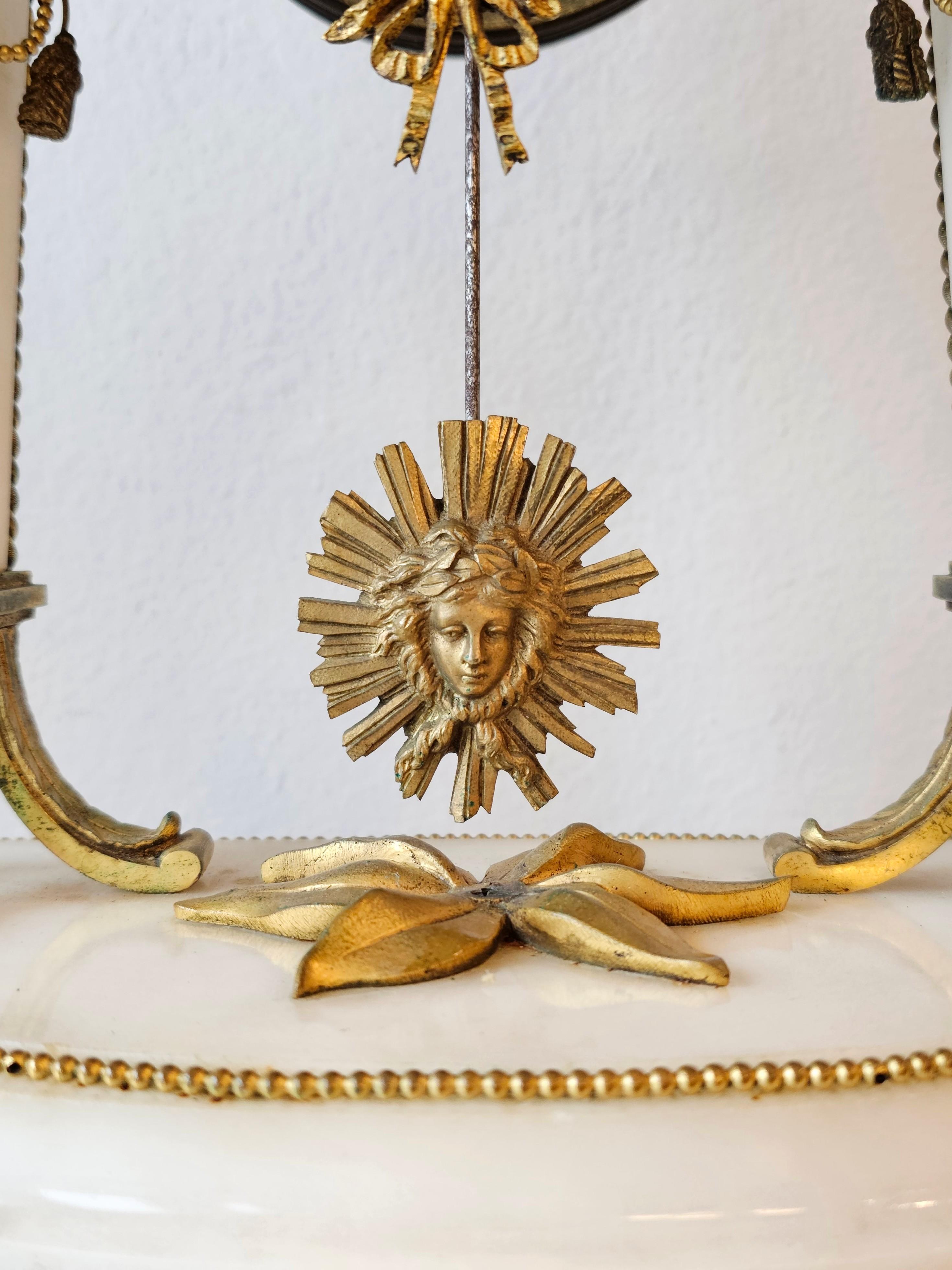 19. Jahrhundert Französisch Louis XVI Stil Mantel Uhr Garnitur Set  im Angebot 3