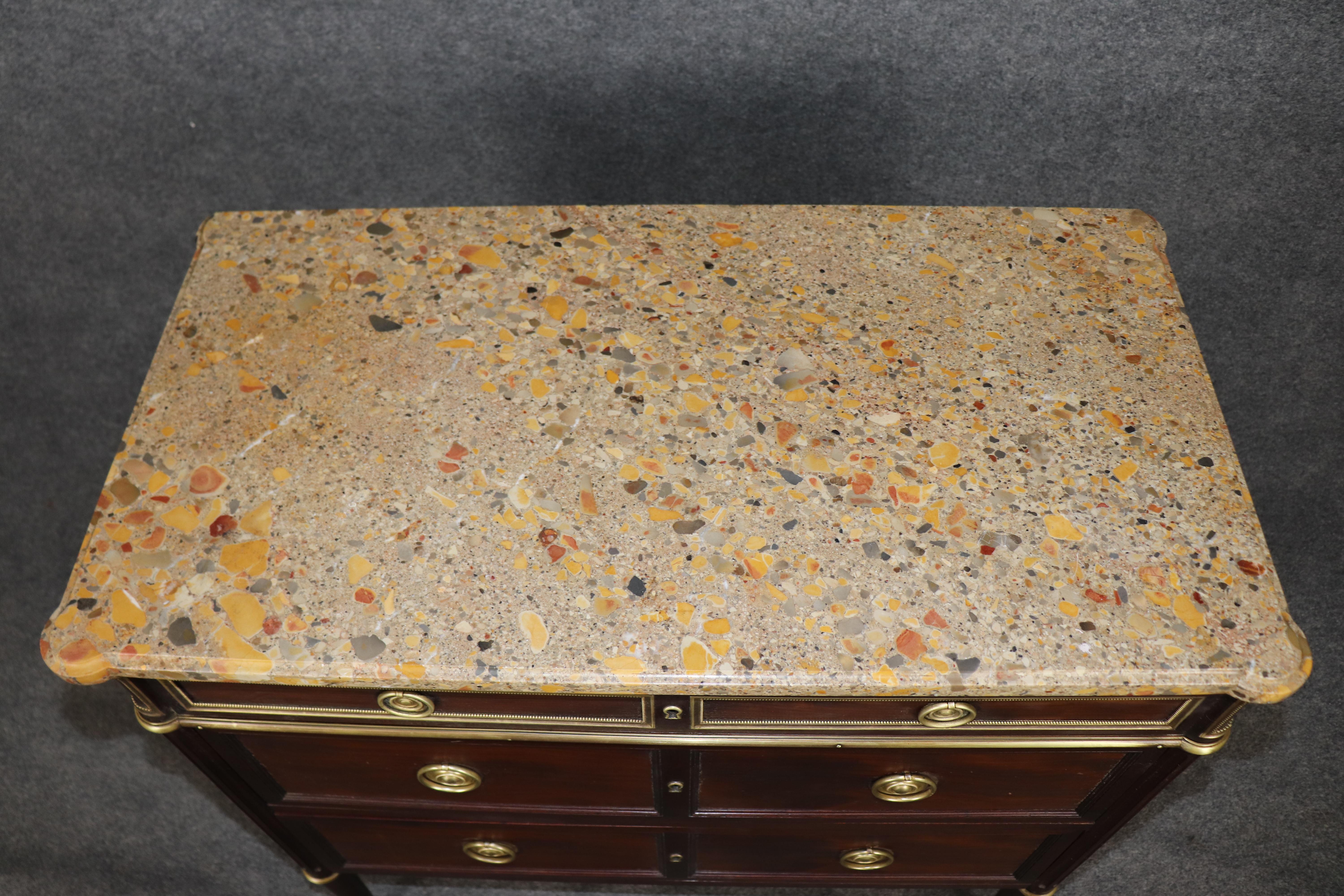 Cómoda francesa del siglo XIX con tapa de mármol estilo Luis XVI de Maison Carlihian Directorio en venta