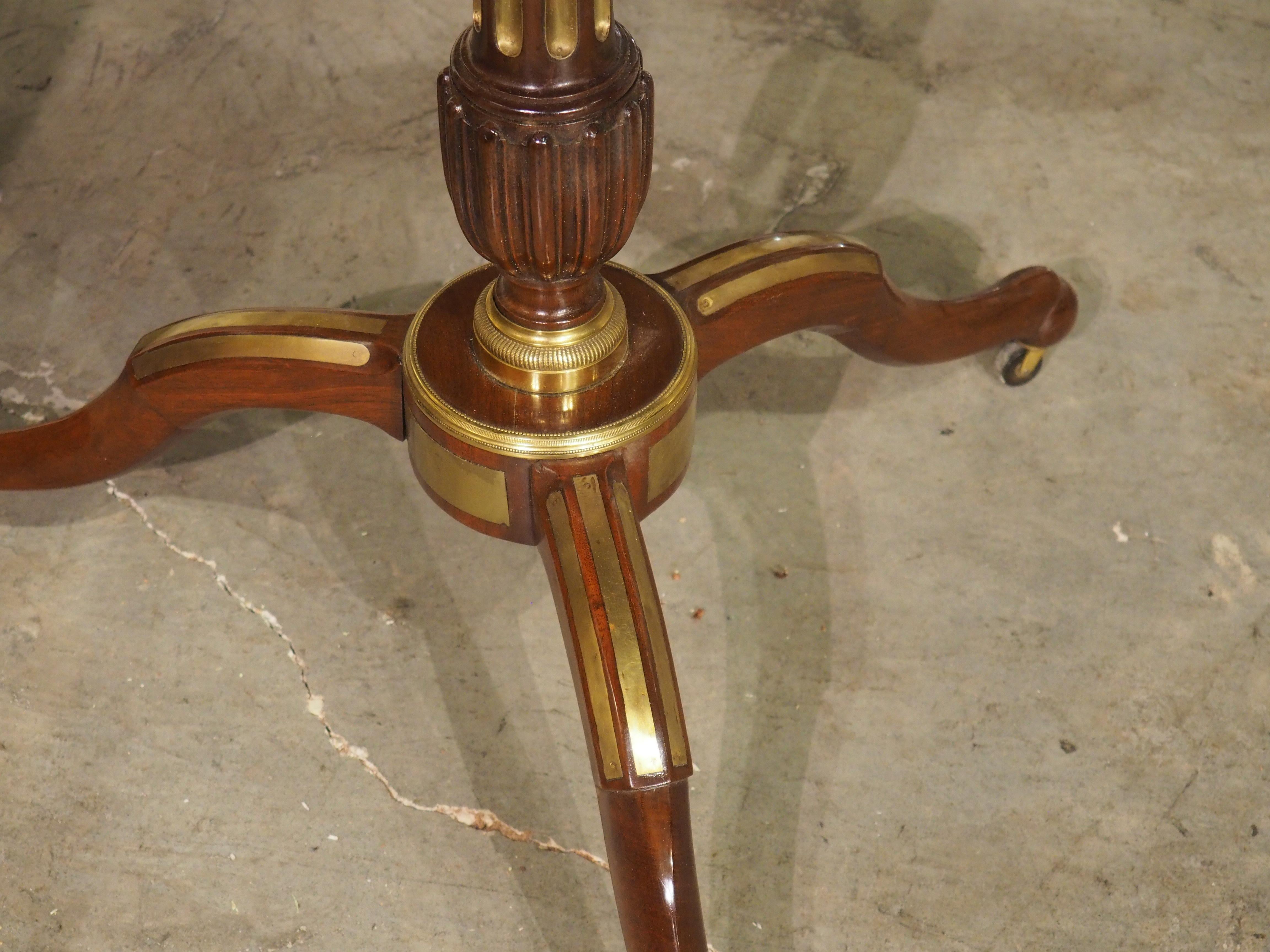 Table à Gueridon du 19ème siècle de style Louis XVI en marbre Circa 1880 en vente 8