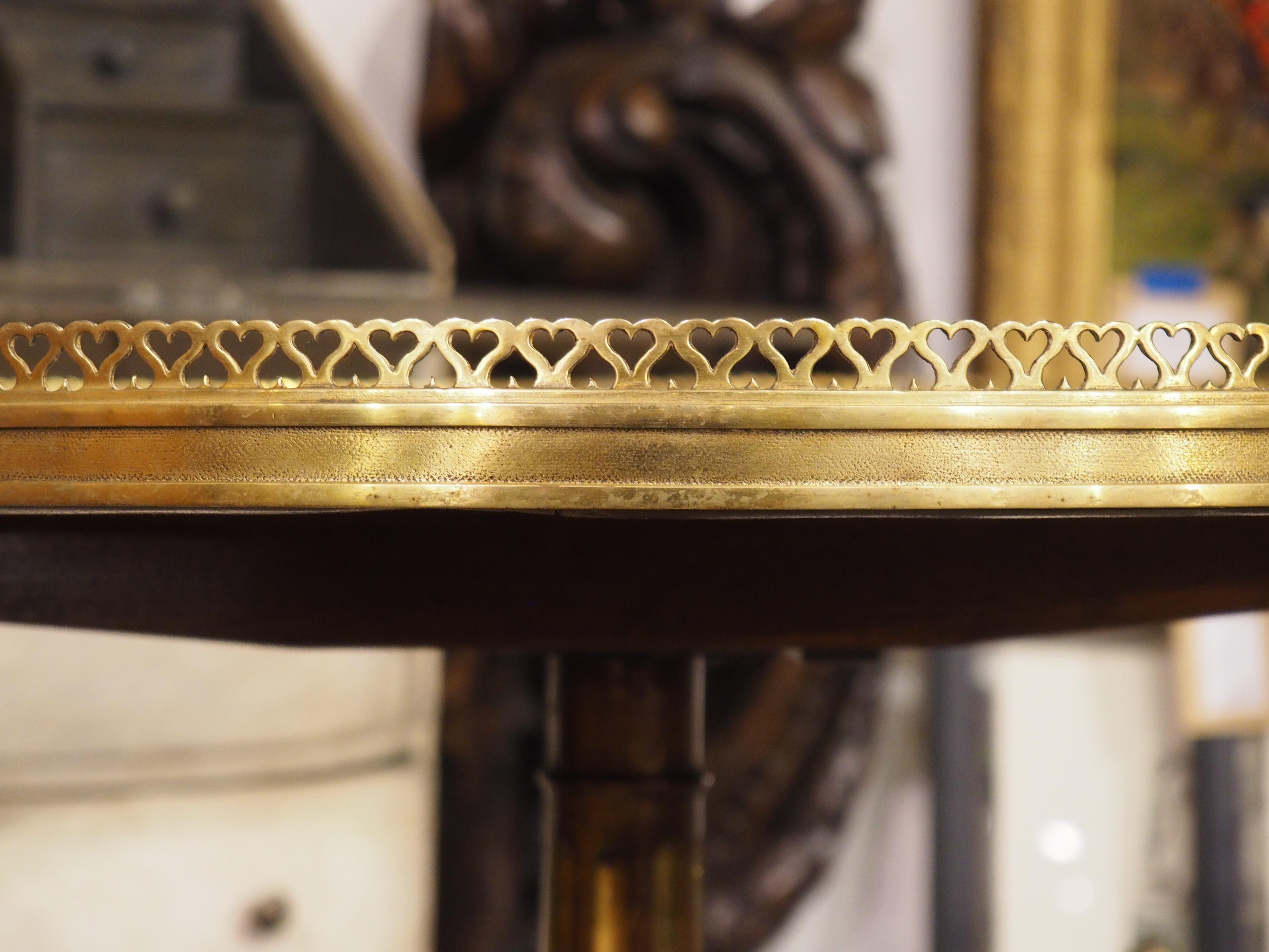 XIXe siècle Table à Gueridon du 19ème siècle de style Louis XVI en marbre Circa 1880 en vente