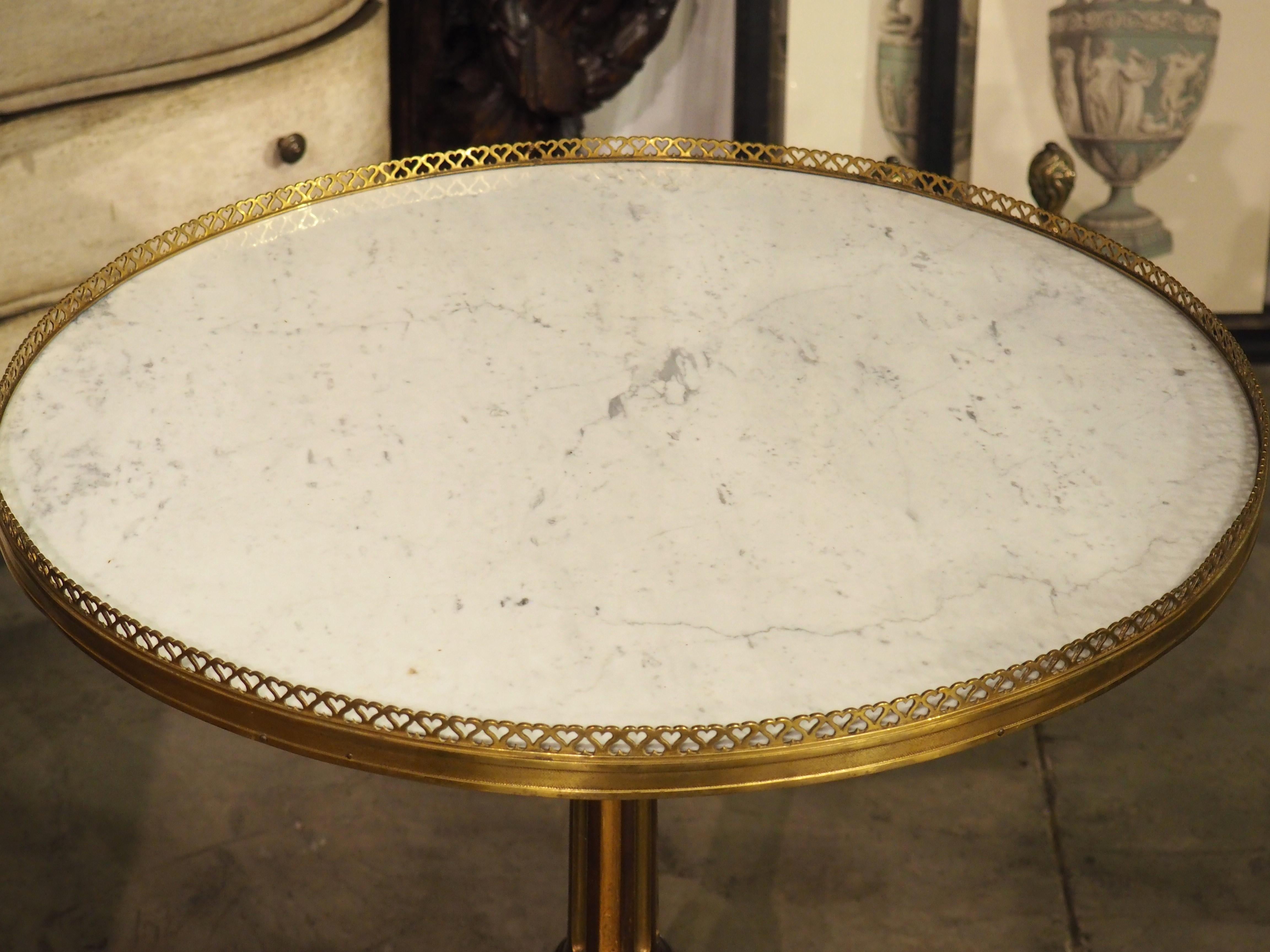 Métal Table à Gueridon du 19ème siècle de style Louis XVI en marbre Circa 1880 en vente