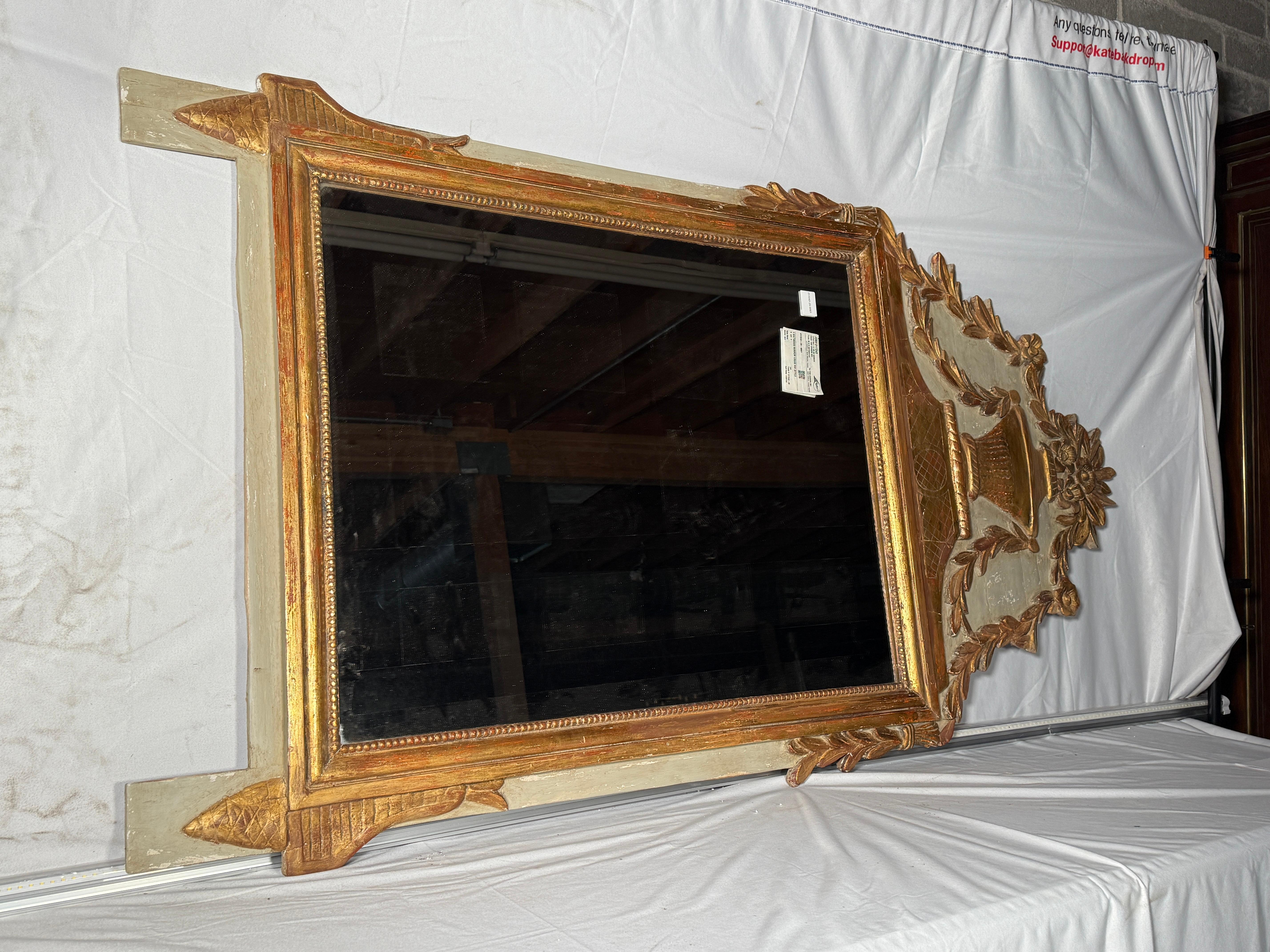 Französischer Spiegel im Louis-XVI-Stil des 19. (Louis XVI.) im Angebot
