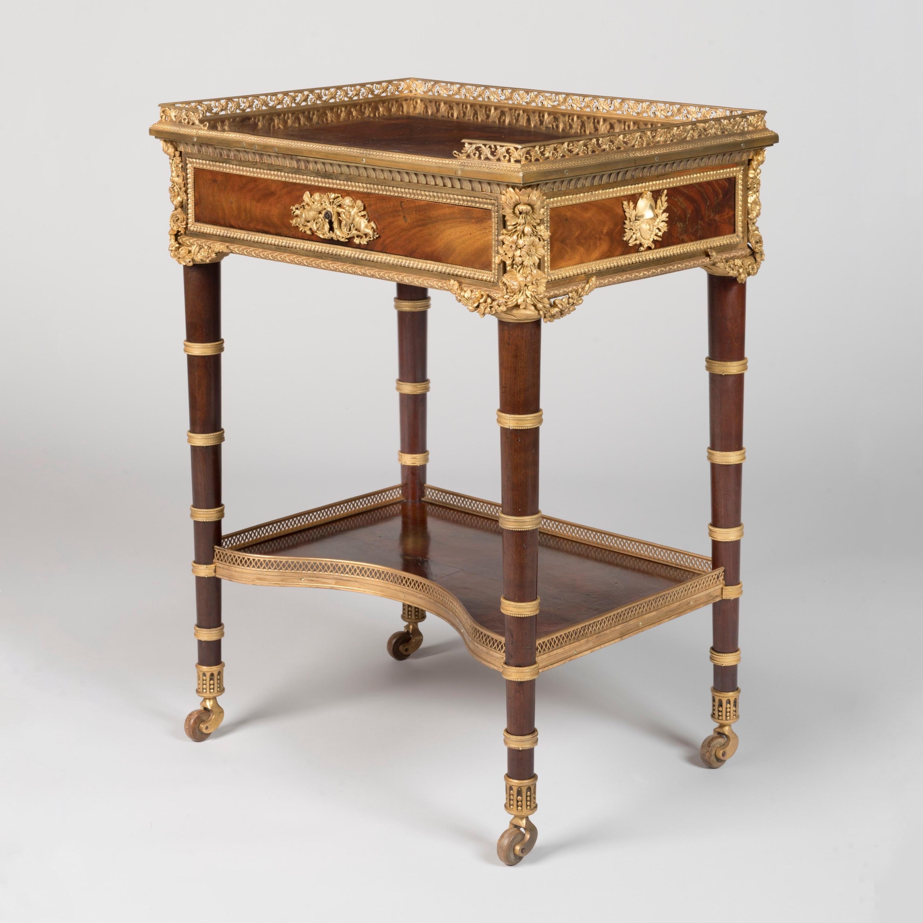 Mesa francesa del siglo XIX, estilo Luis XVI, montada en ormolu según Riesener en Bueno estado para la venta en London, GB