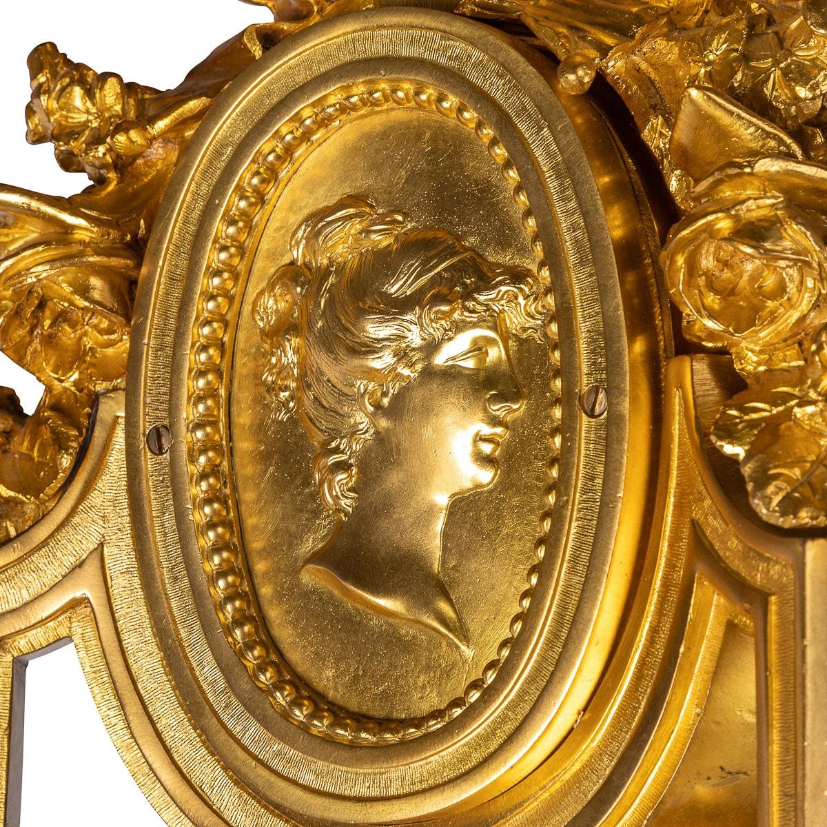XIXe siècle Lustre français du 19ème siècle de style Louis XVI à vingt-sept lumières en bronze doré, vers 1890 en vente