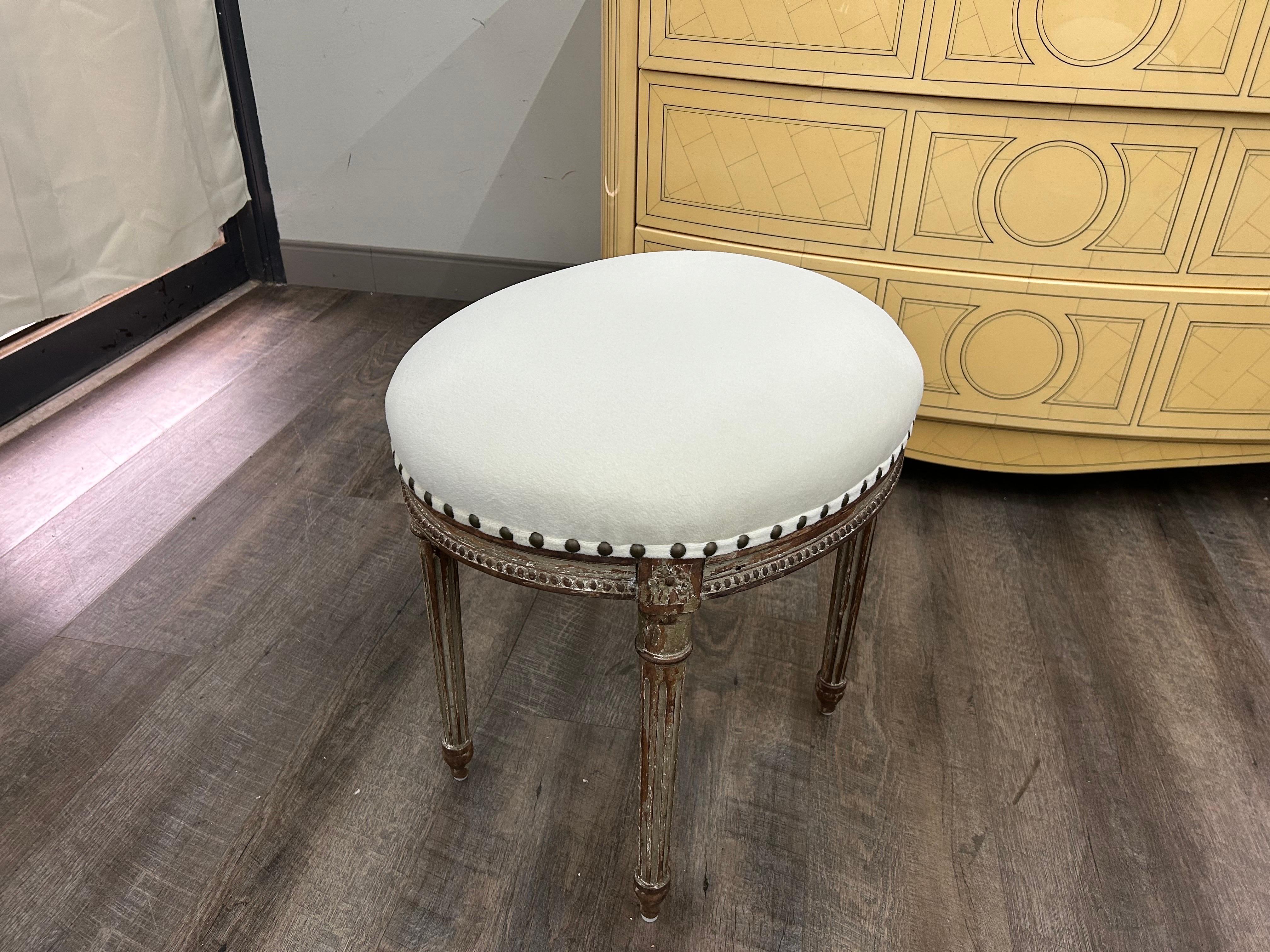 Otomana francesa del siglo XIX estilo Luis XVi Terciopelo en venta