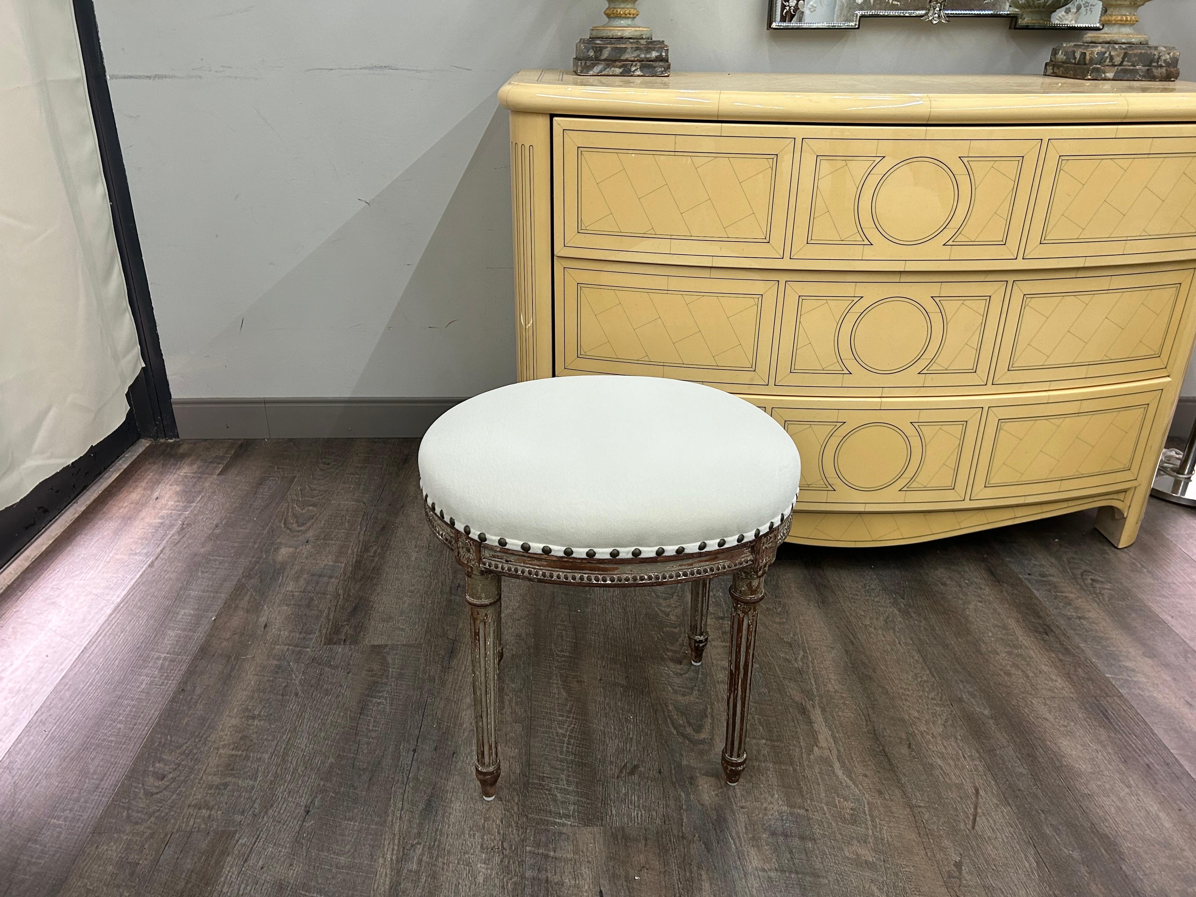 Otomana francesa del siglo XIX estilo Luis XVi en venta 1