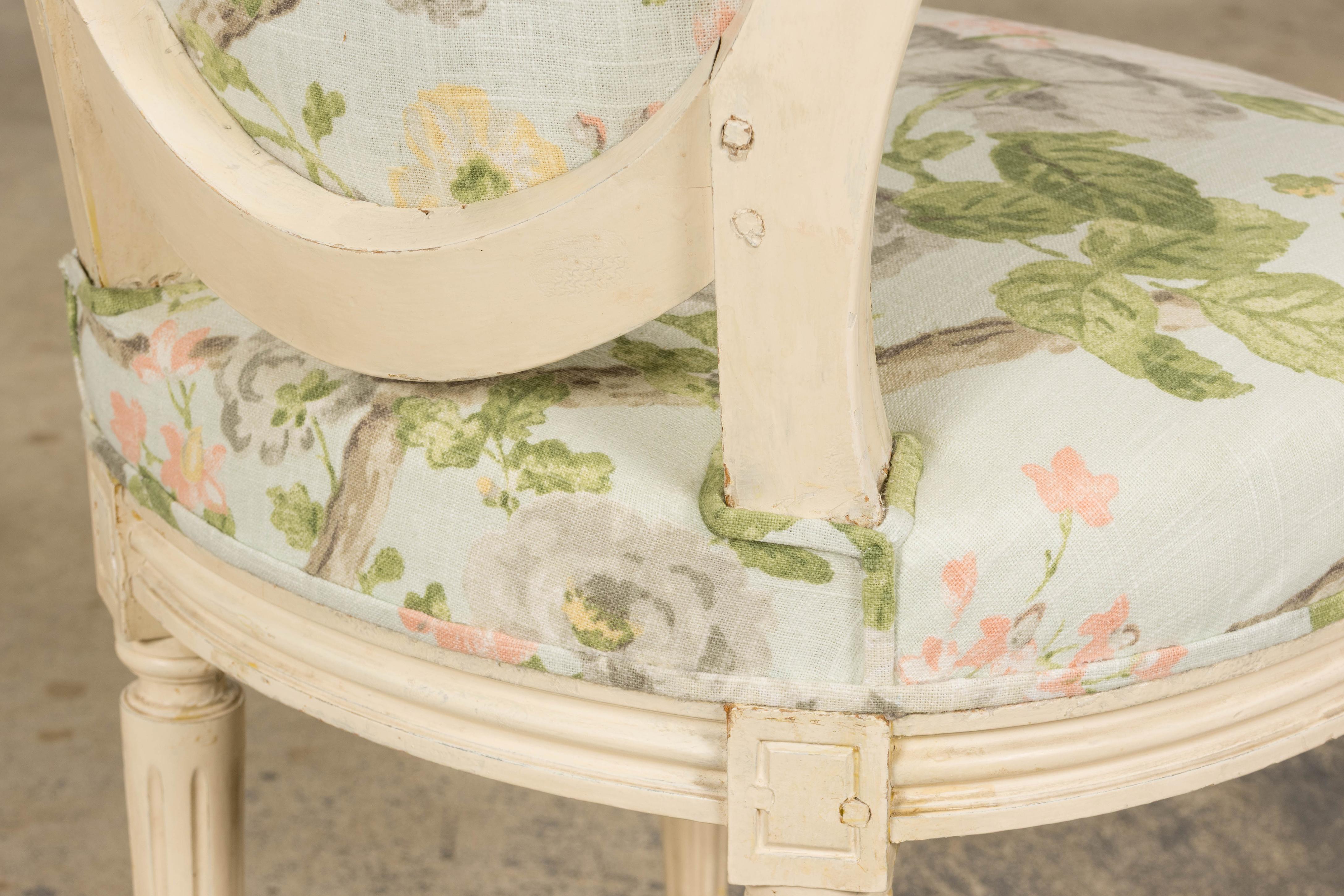 Silla de centro pintada estilo Luis XVI francés del siglo XIX en lino floral en venta 8