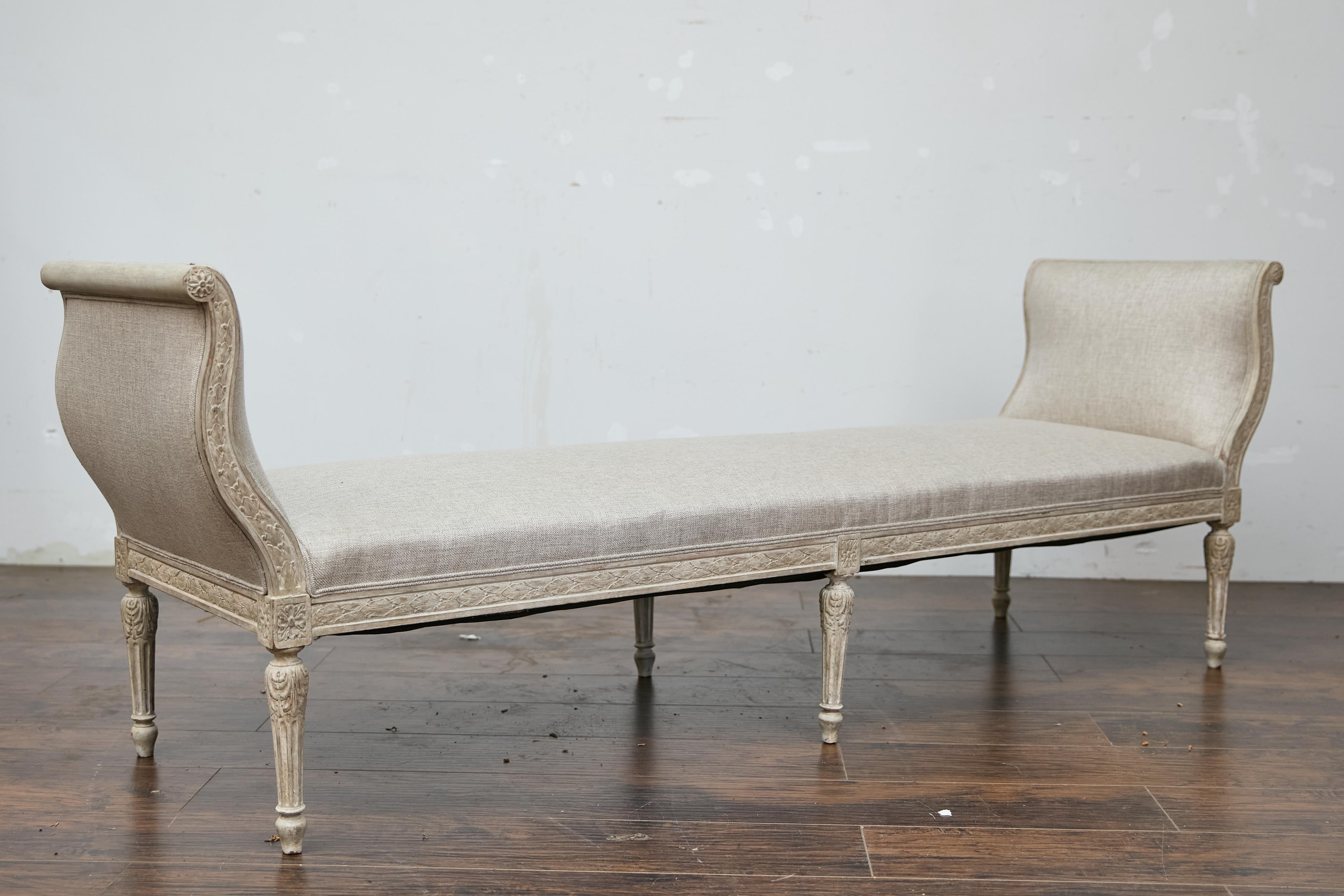 19th Century French Louis XVI Style Painted Daybed with Foliage Carving For Sale 8