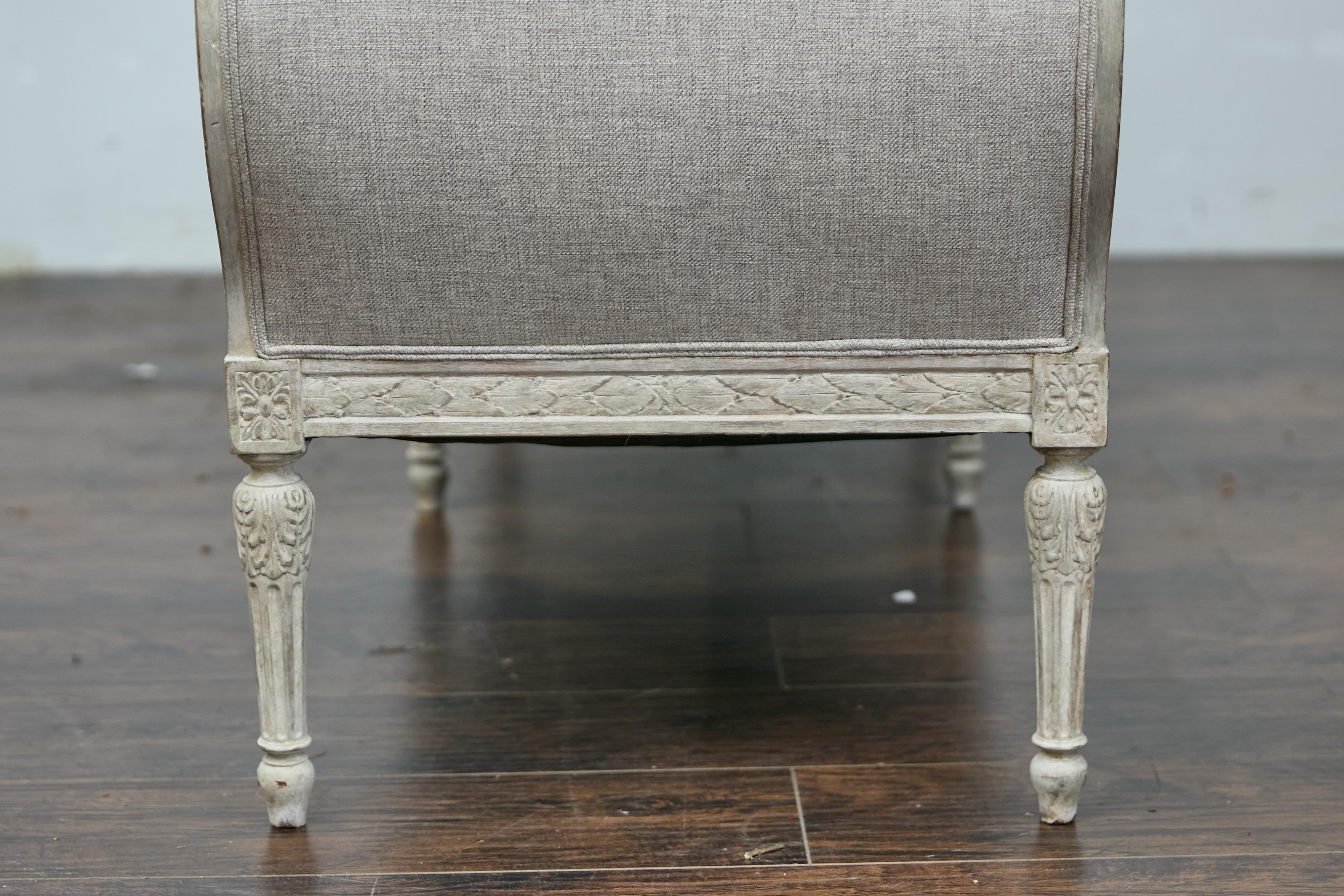 19th Century French Louis XVI Style Painted Daybed with Foliage Carving For Sale 3