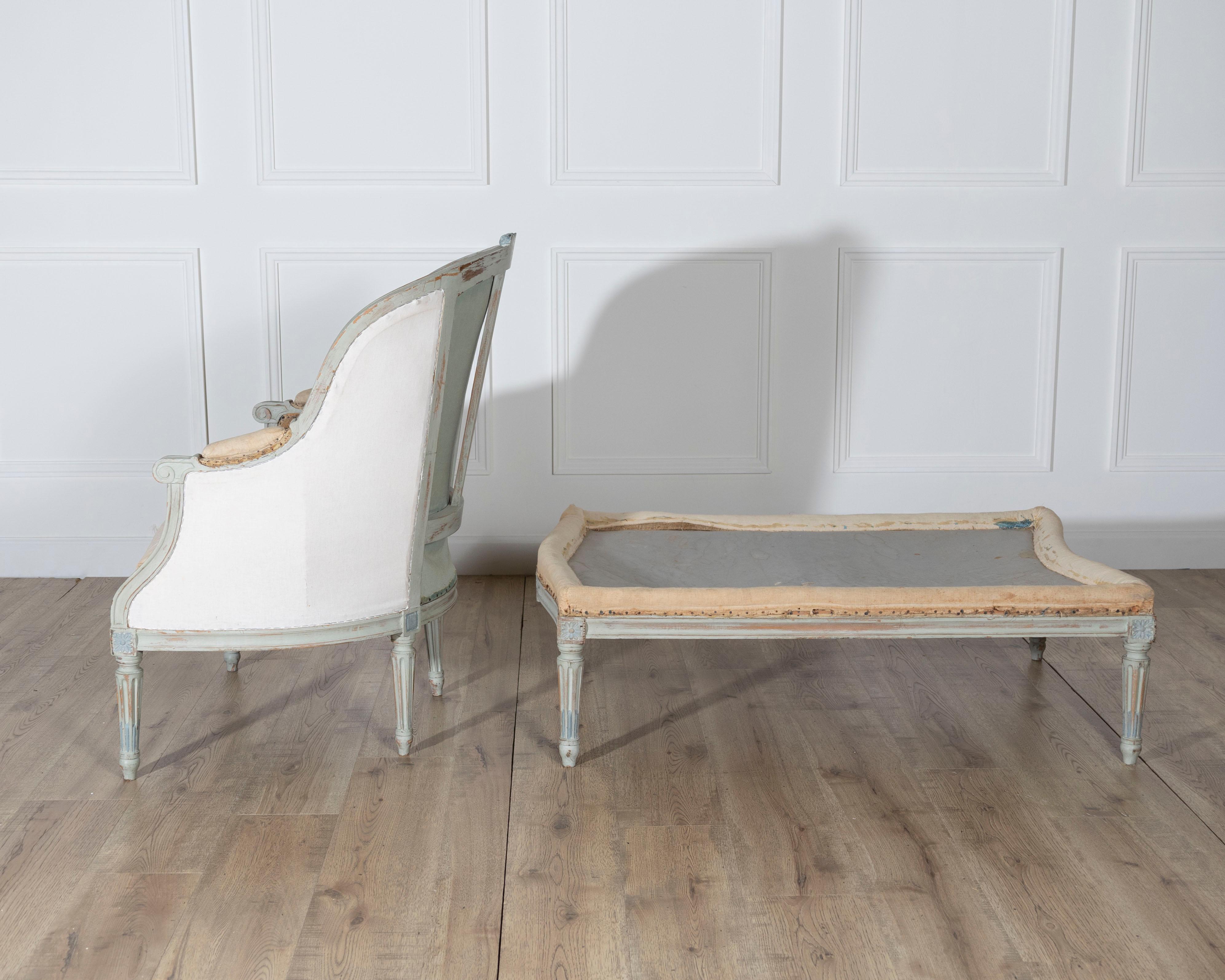 Beech 19th Century French Louis XVI Style Painted Lie de Repos For Sale