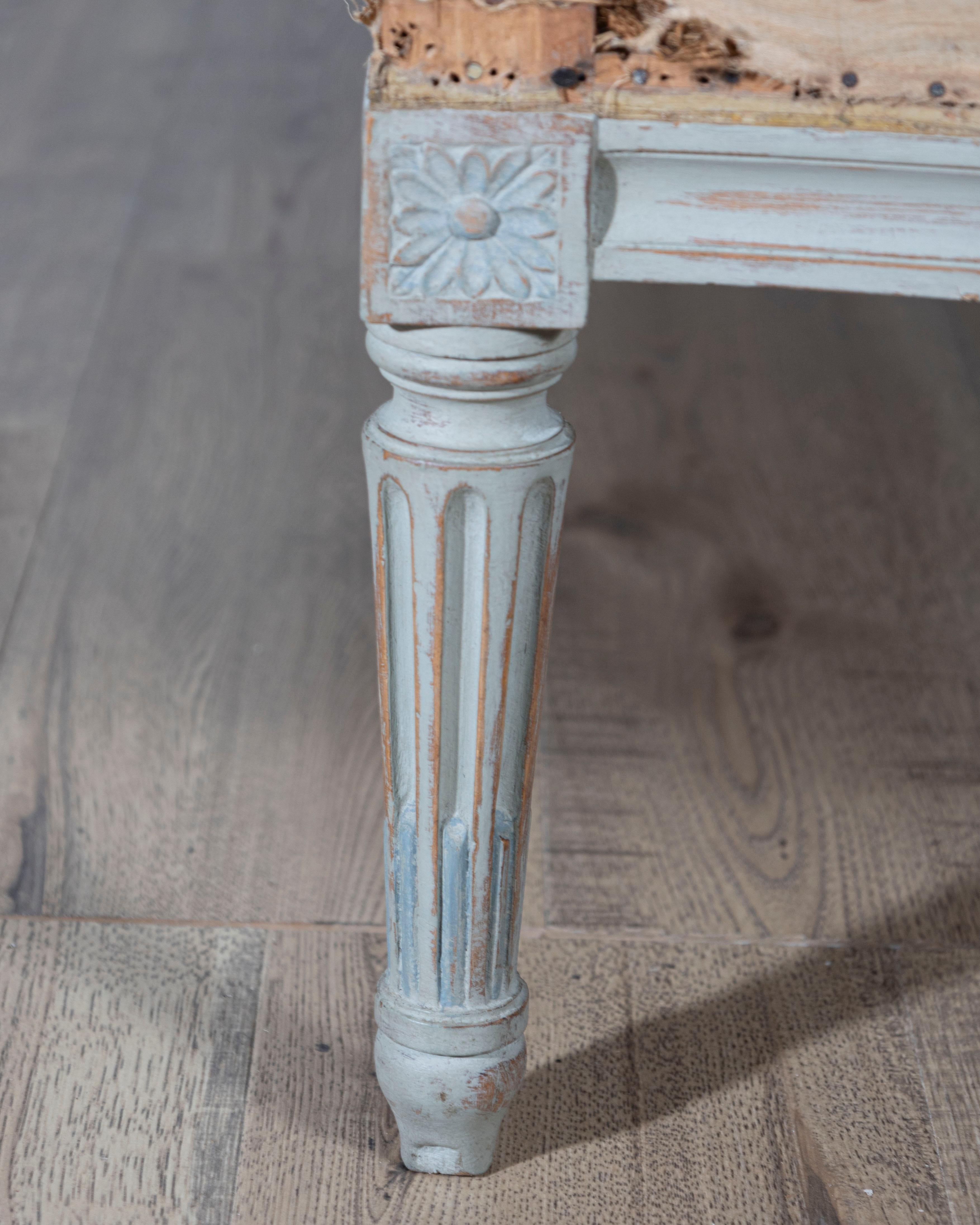 19th Century French Louis XVI Style Painted Lie de Repos For Sale 3
