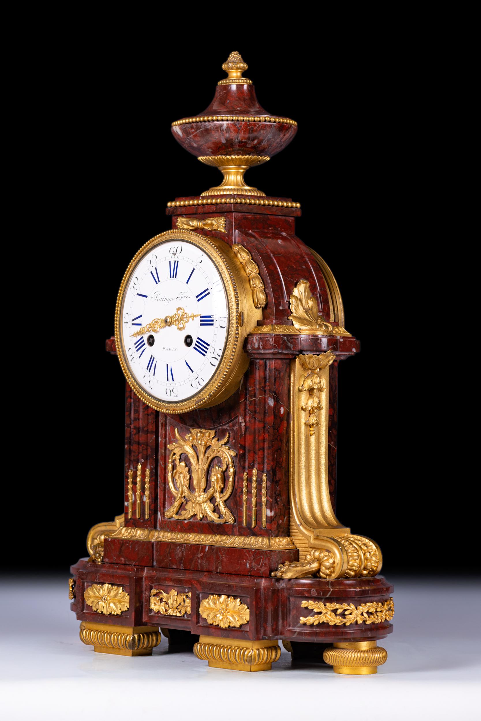 Francese Orologio da tavolo francese del XIX secolo in stile Luigi XVI in marmo rosso di Raingo Frères in vendita