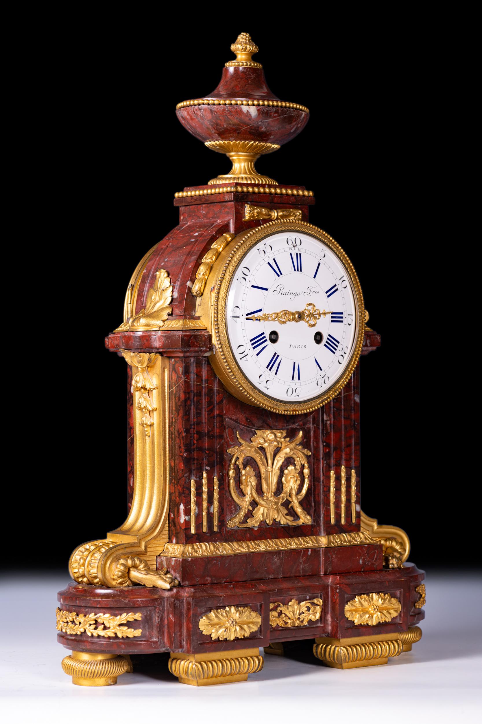 Orologio da tavolo francese del XIX secolo in stile Luigi XVI in marmo rosso di Raingo Frères In condizioni buone in vendita a Dublin, IE