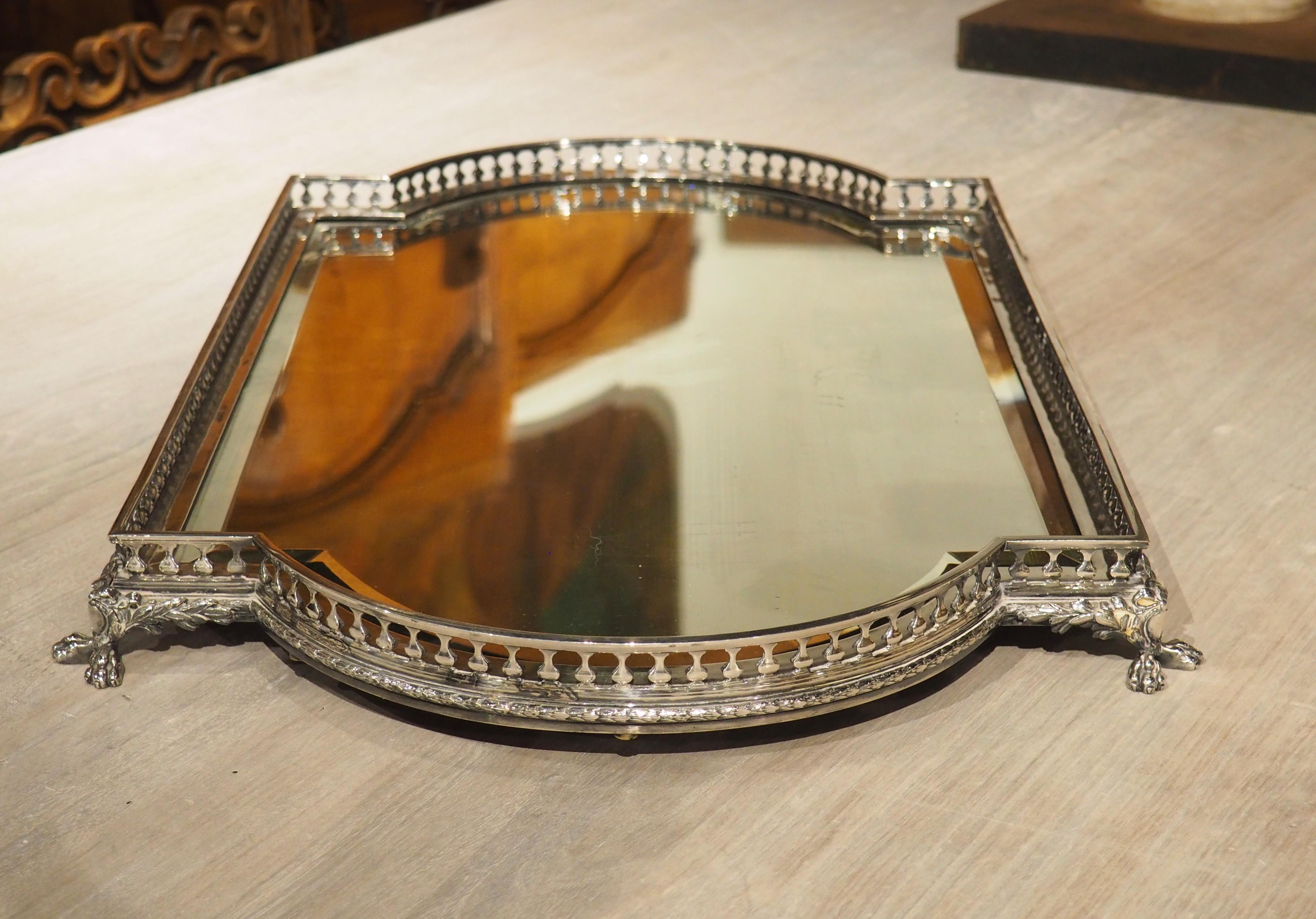 Surtout de Table francese del XIX secolo in stile Luigi XVI in bronzo argentato e specchiato in vendita 5