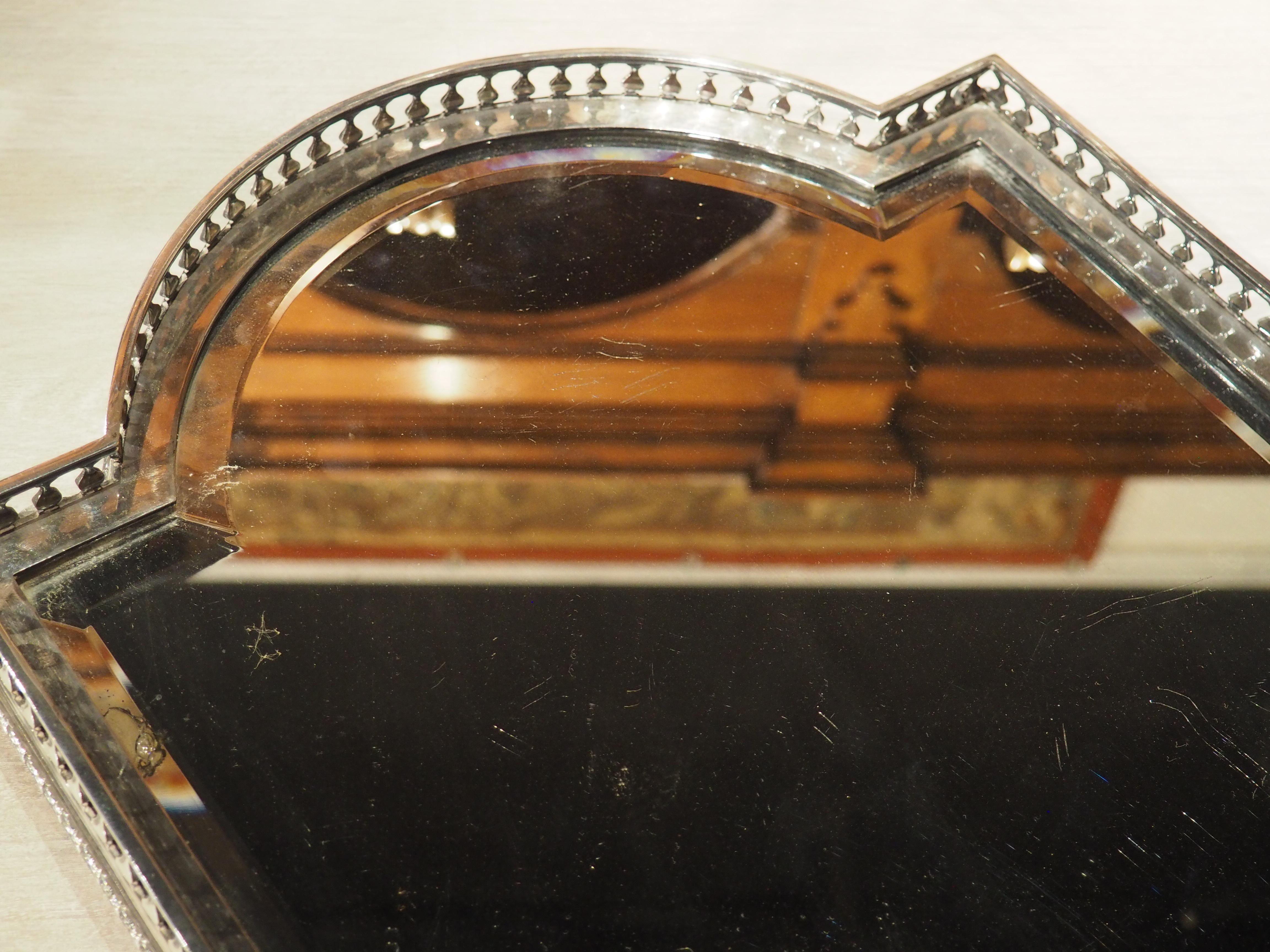 Surtout de Table francese del XIX secolo in stile Luigi XVI in bronzo argentato e specchiato in vendita 11