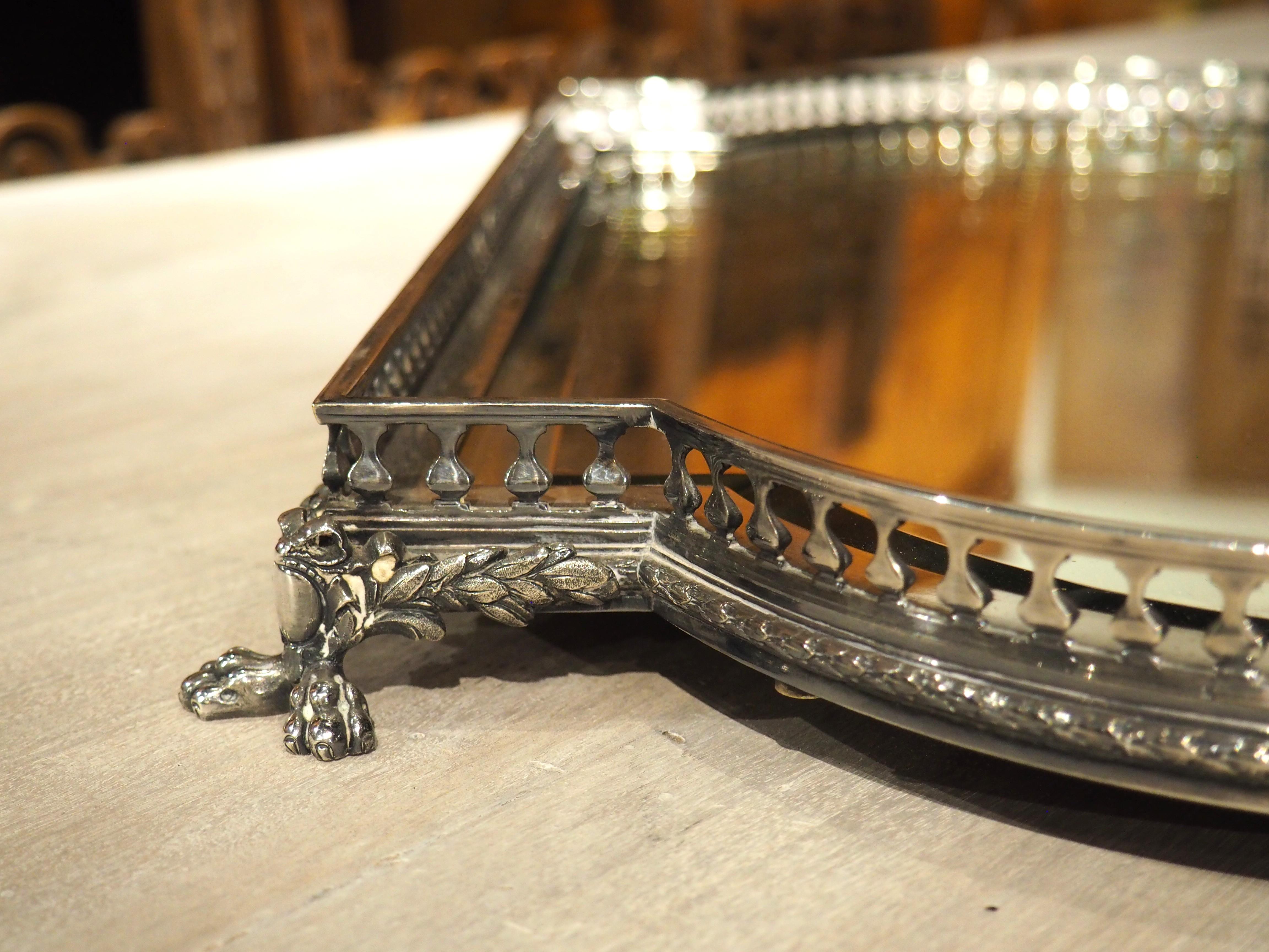 Surtout de Table francese del XIX secolo in stile Luigi XVI in bronzo argentato e specchiato in vendita 14