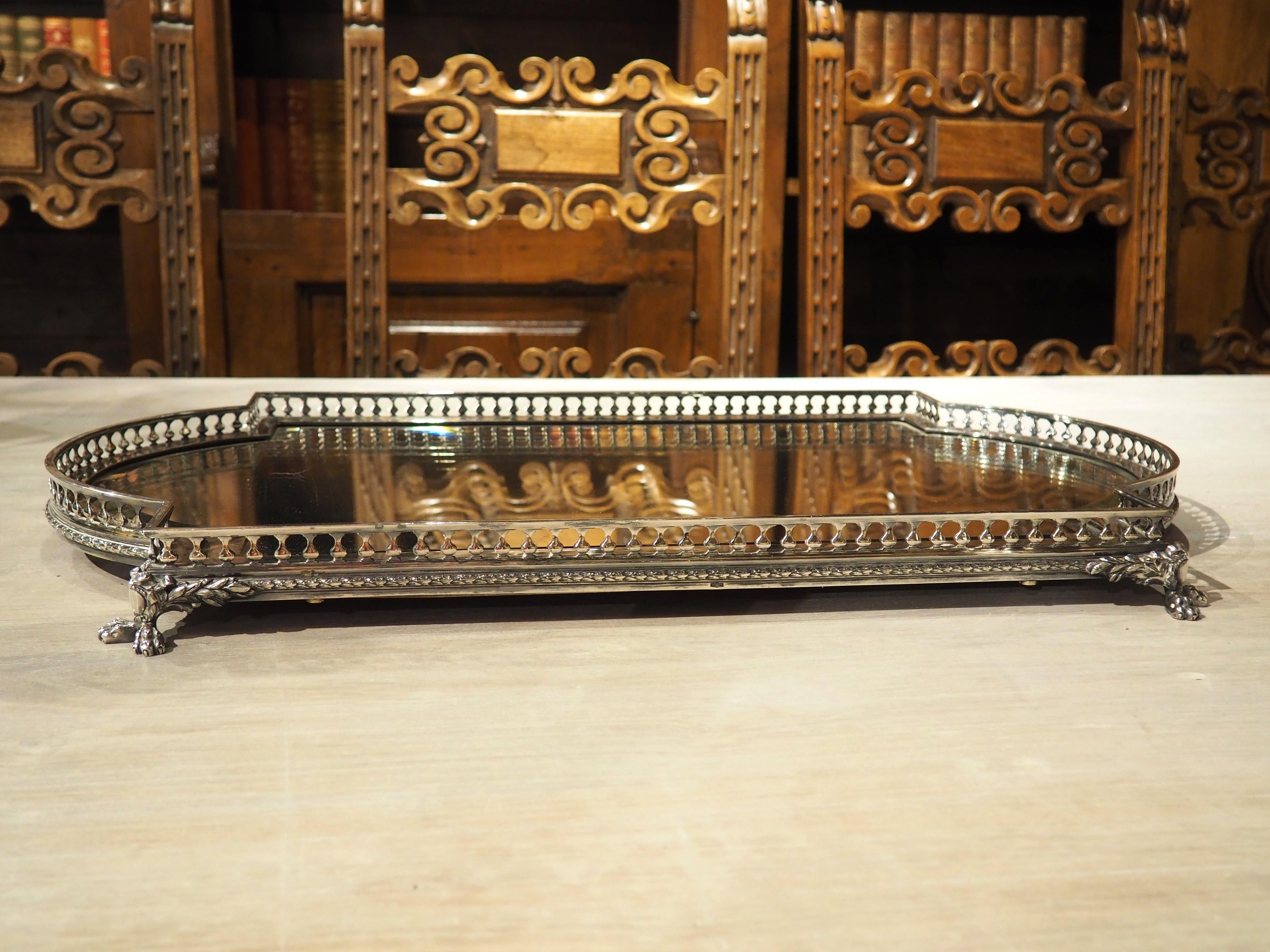 Surtout de Table francese del XIX secolo in stile Luigi XVI in bronzo argentato e specchiato in vendita 2