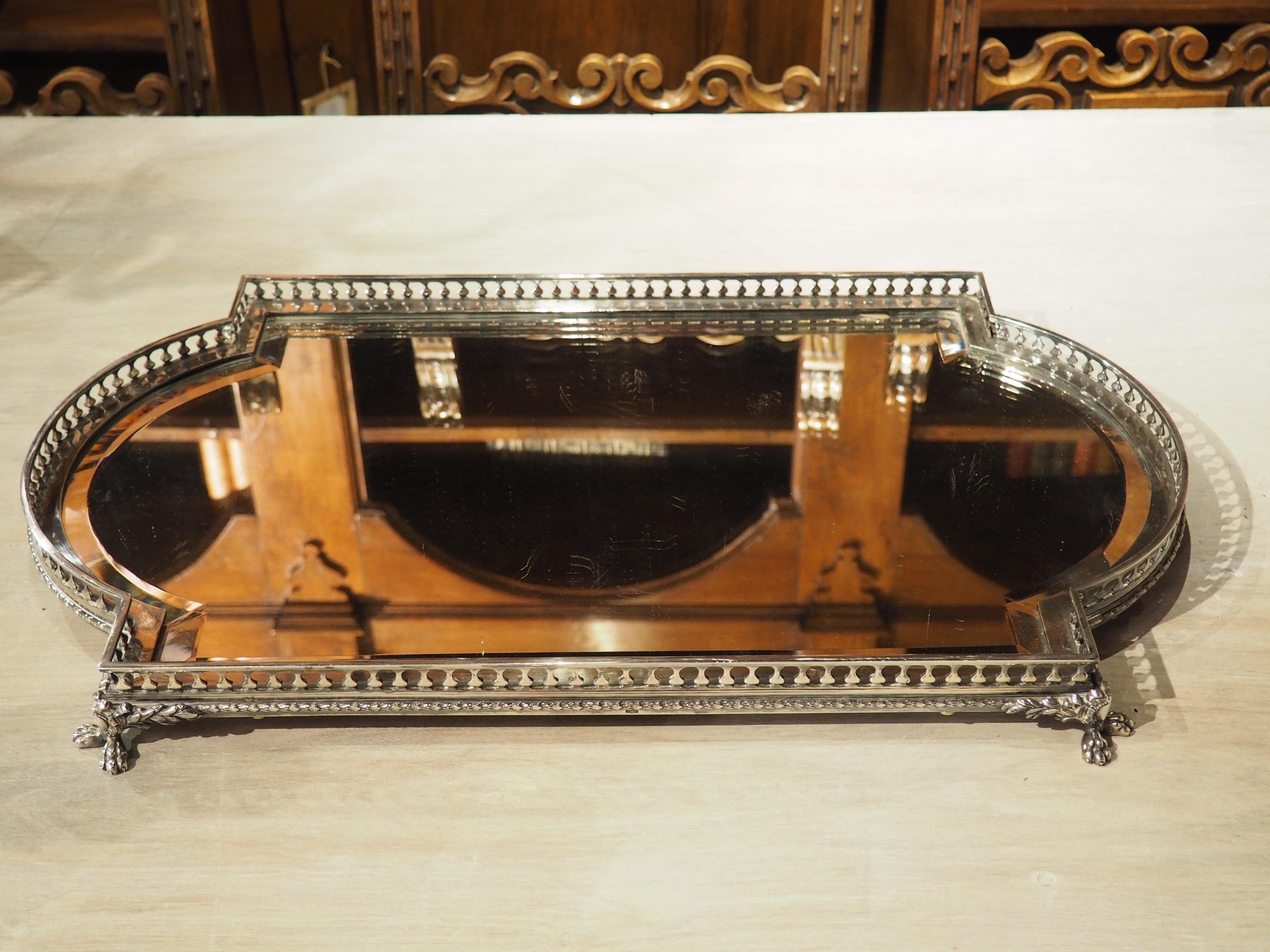 Surtout de Table francese del XIX secolo in stile Luigi XVI in bronzo argentato e specchiato in vendita 3