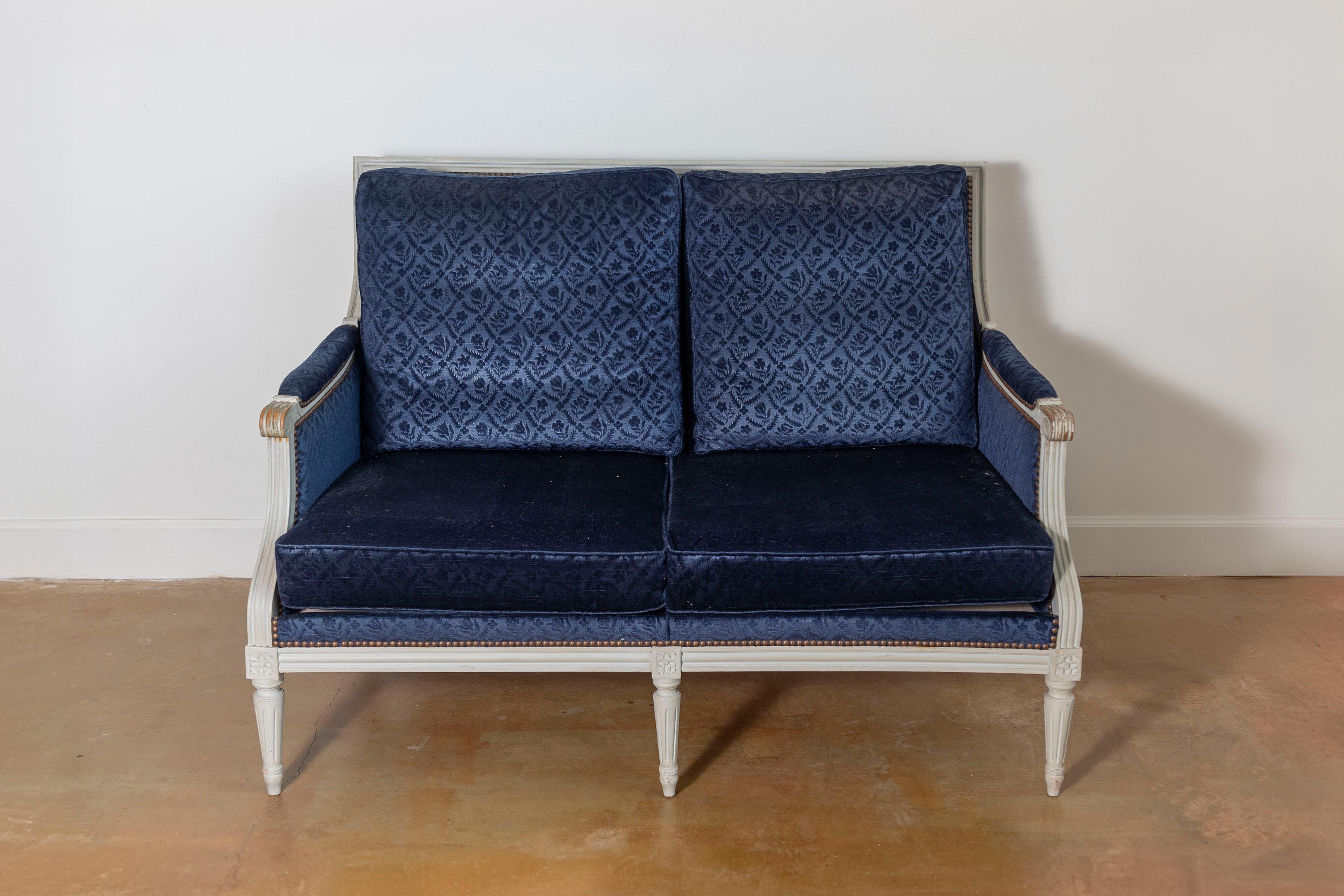Sofá francés del siglo XIX estilo Luis XVI en venta 3