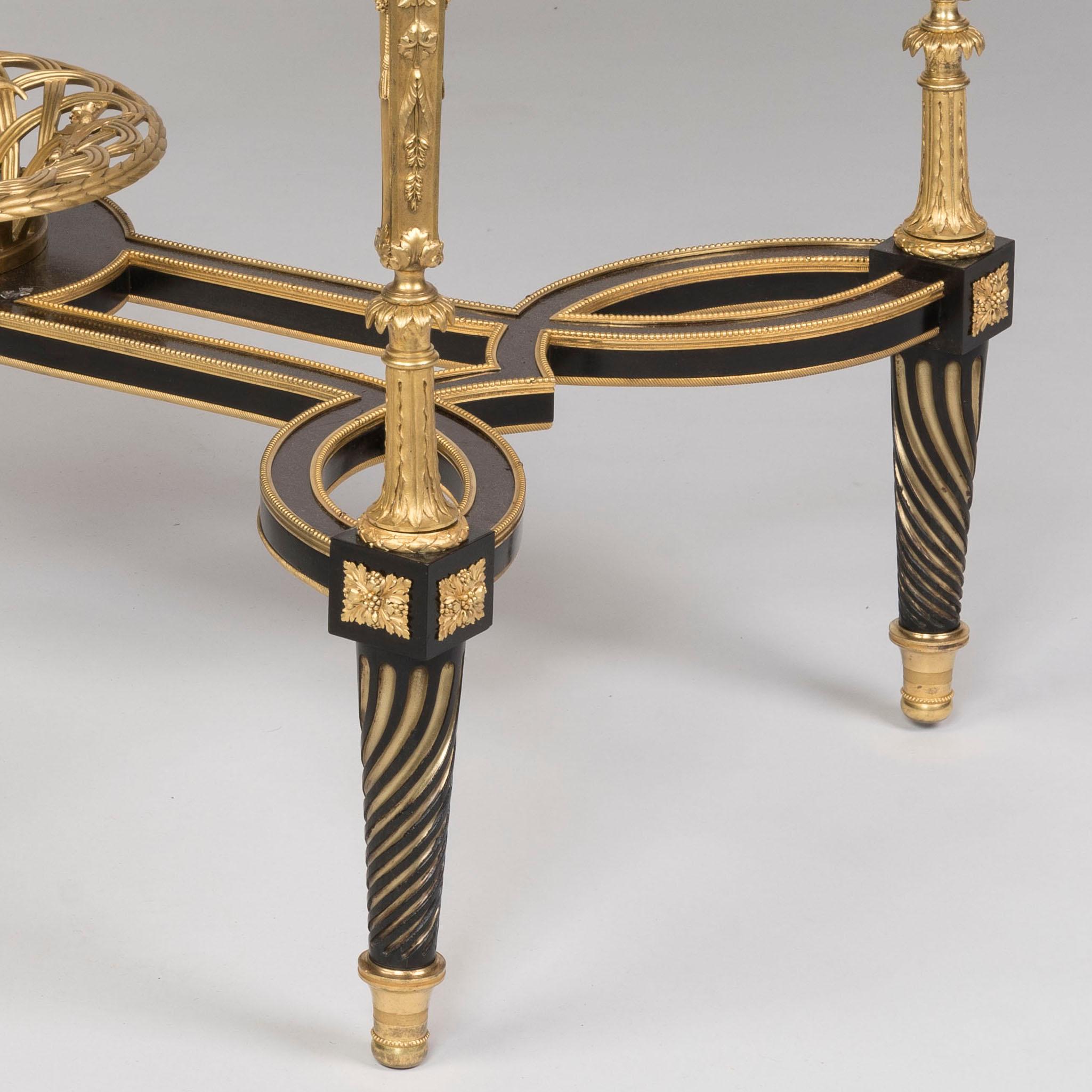 Table française du 19ème siècle de style Louis XVI par Henry Dasson avec panneaux en laque en vente 6