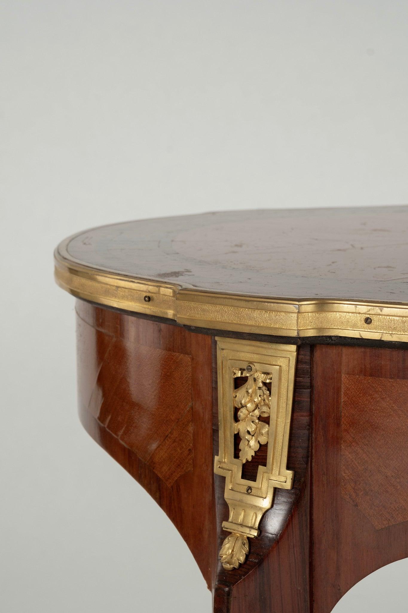 Mesa francesa del siglo XIX estilo Luis XVI en venta 3