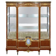 Vitrine française du 19ème siècle de style Louis XVI, d'après Linke