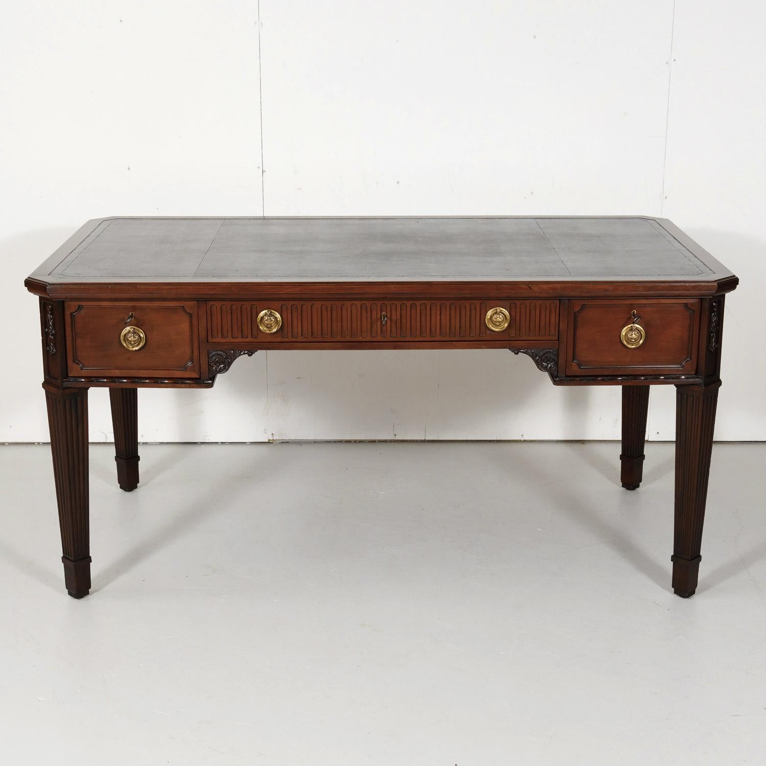 19th Century French Louis XVI Style Walnut Bureau Plat or Desk with Leather Top In Good Condition In Birmingham, AL