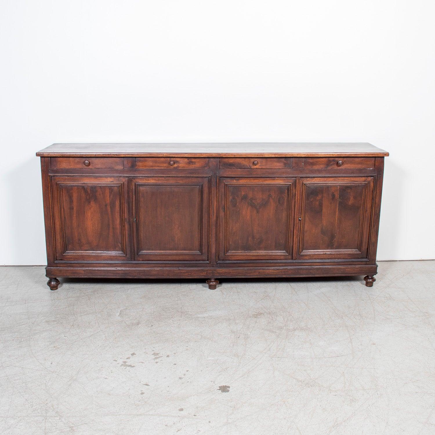 Français Buffet Enfilade en noyer de Normandie du 19ème siècle de style Louis XVI en vente