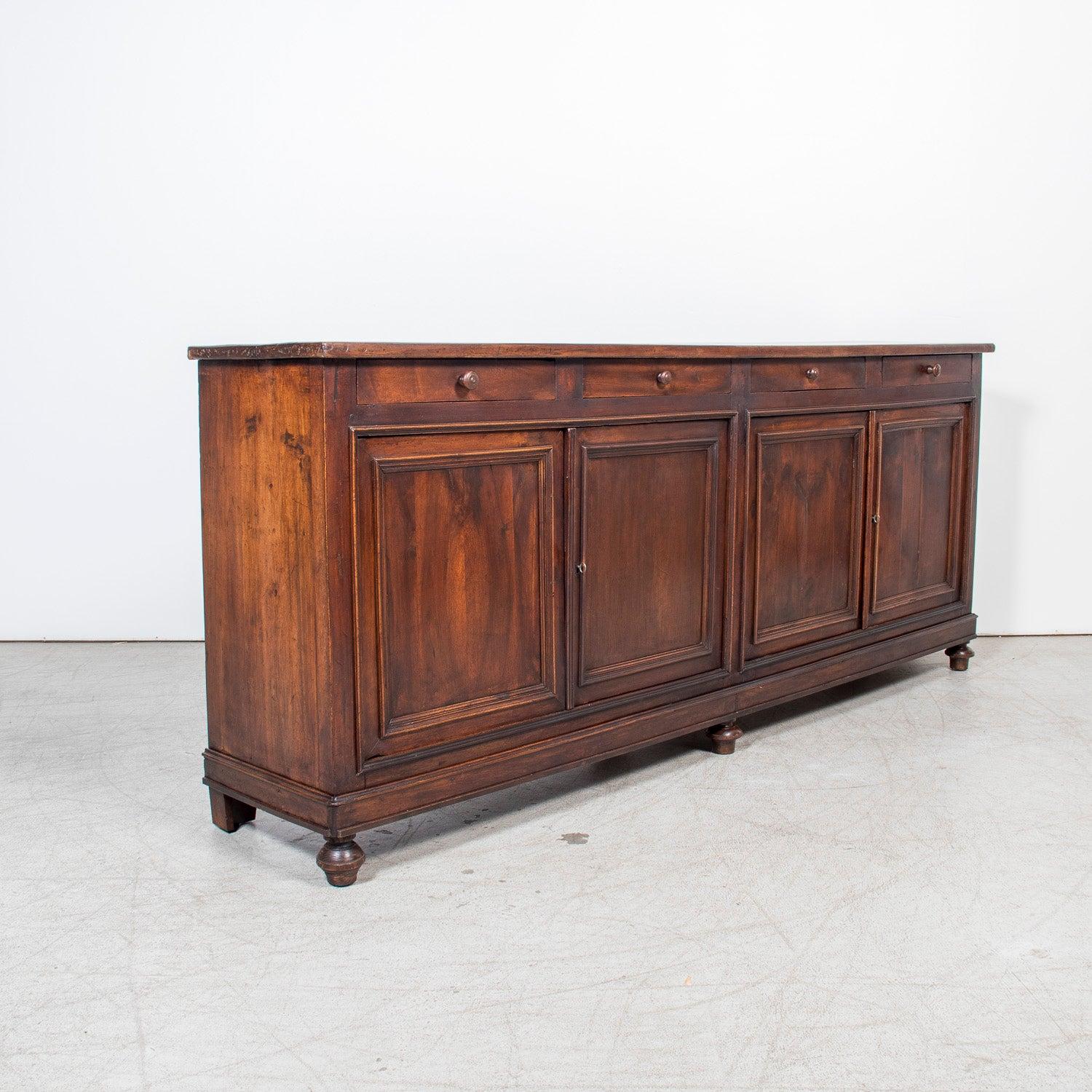 Noyer Buffet Enfilade en noyer de Normandie du 19ème siècle de style Louis XVI en vente