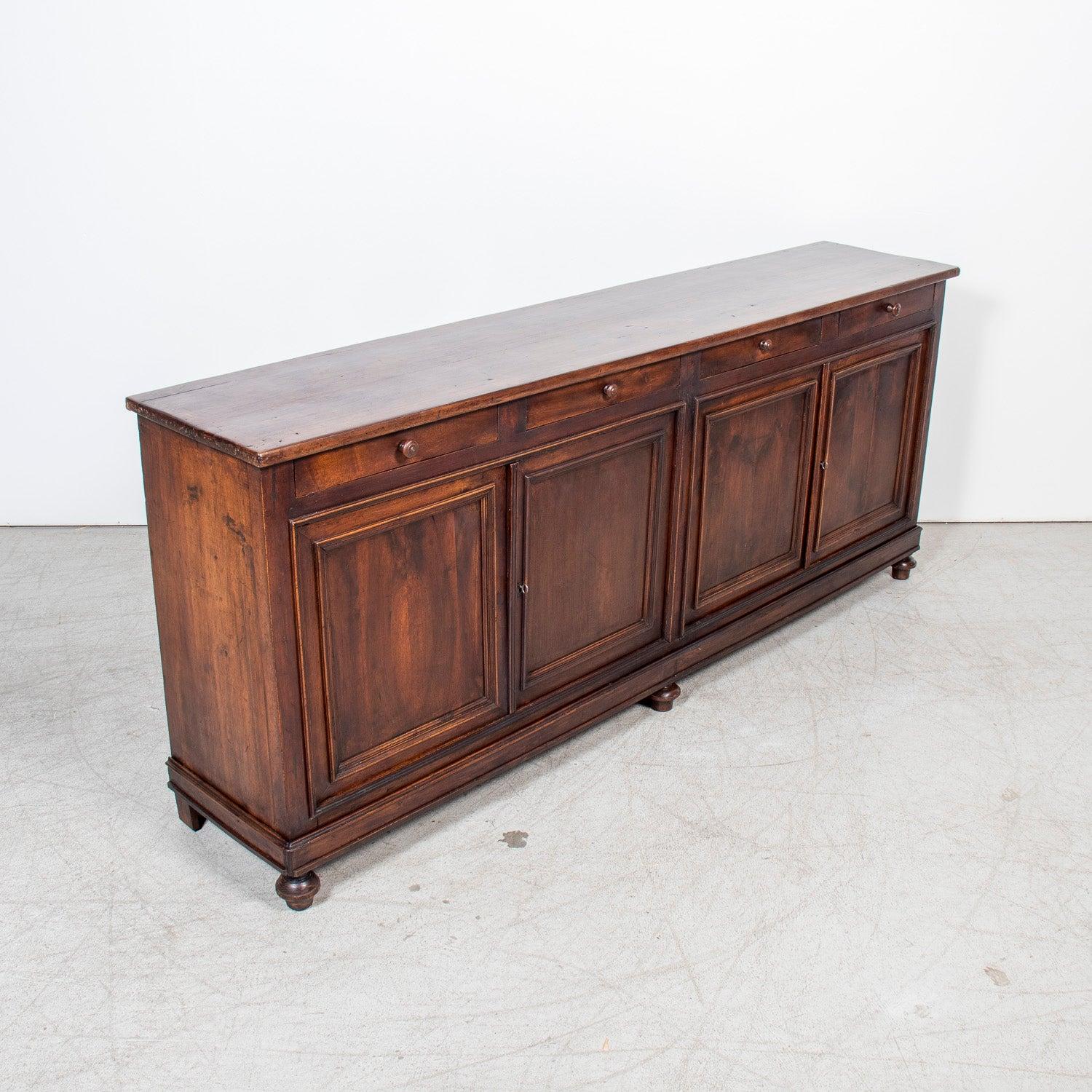 Buffet Enfilade en noyer de Normandie du 19ème siècle de style Louis XVI en vente 1