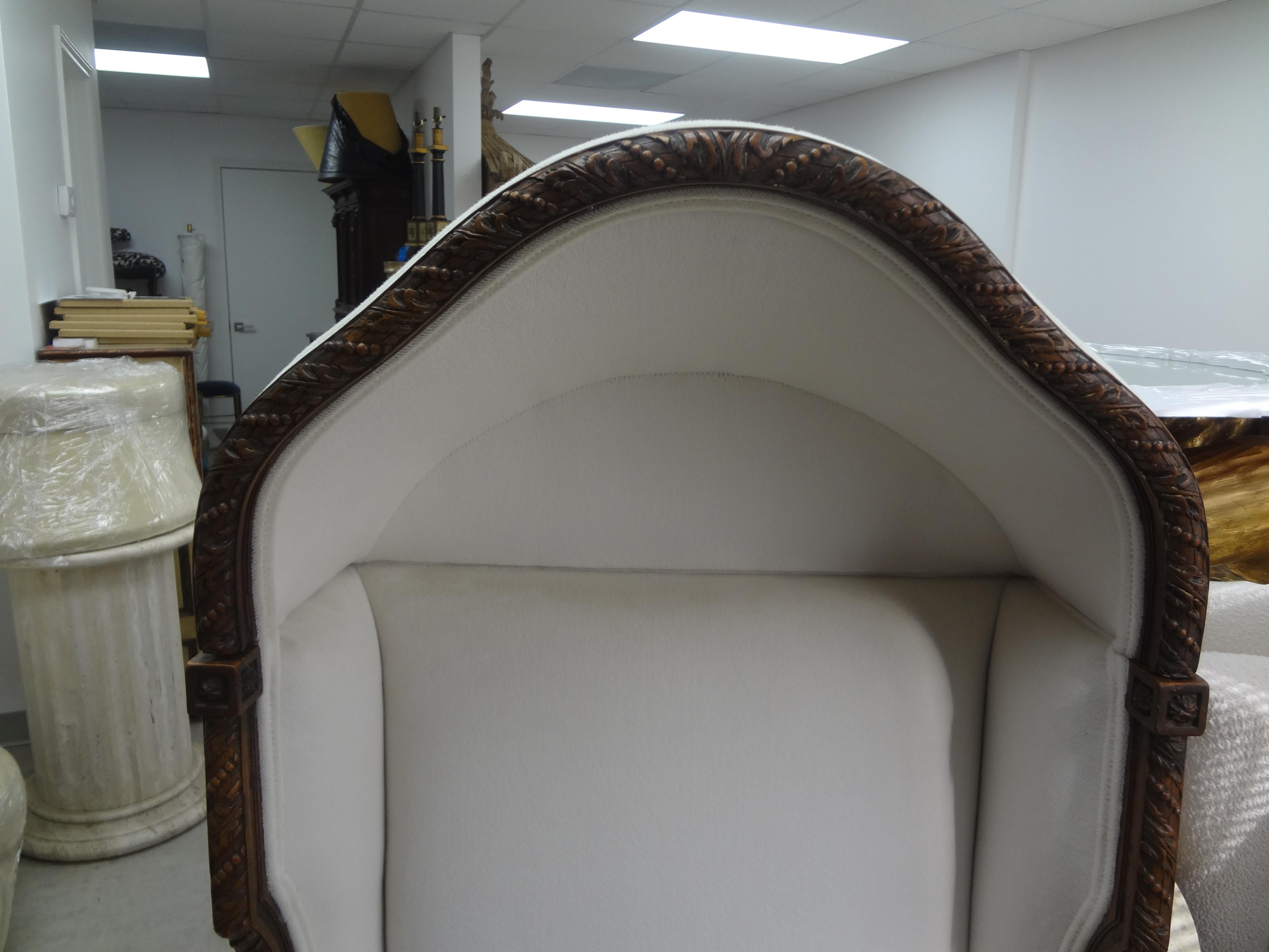 19th Century French Louis XVI Style Walnut Hooded Bergère In Good Condition For Sale In Houston, TX