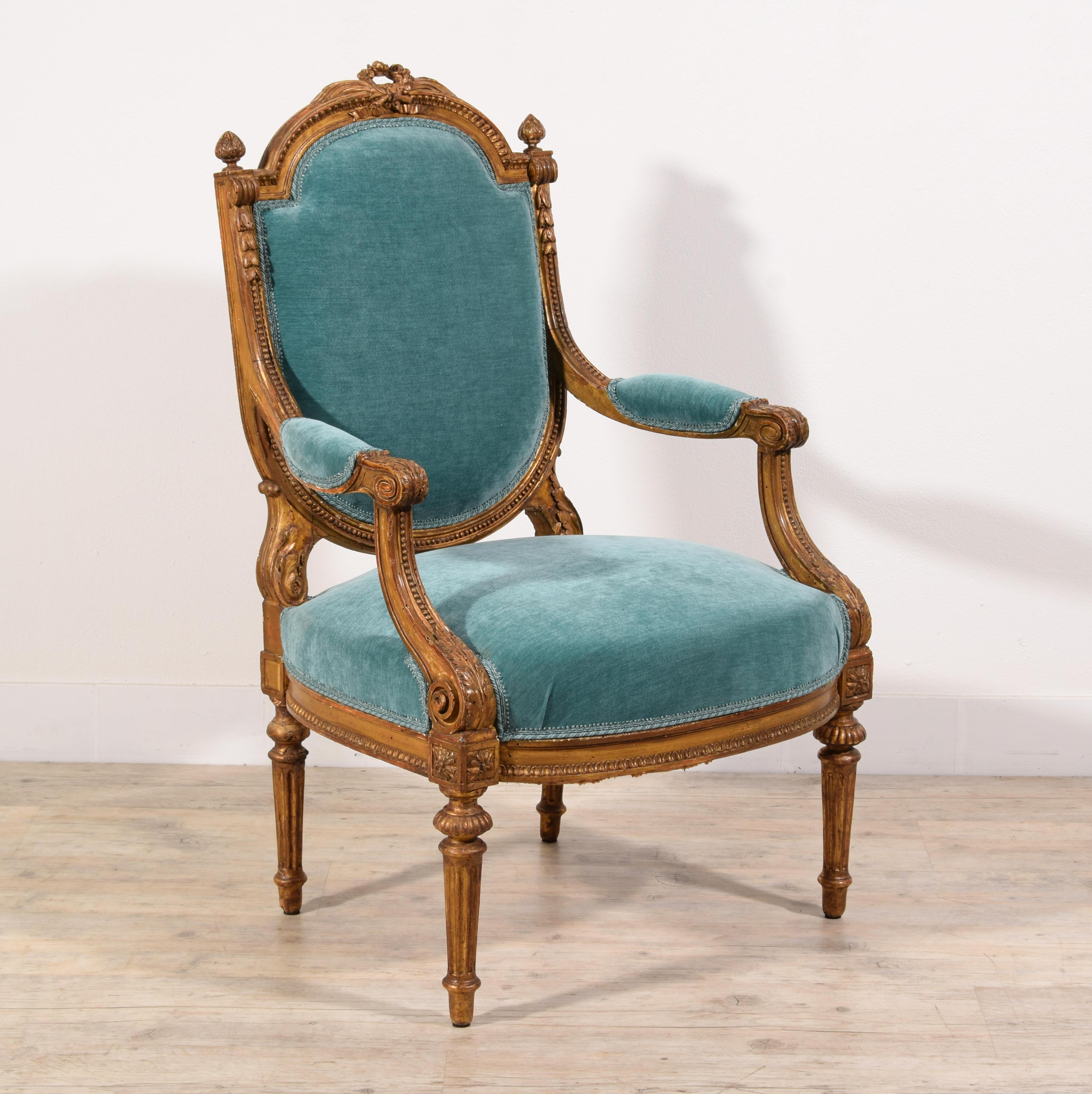 Poltrona francese in legno in stile Luigi XVI del XIX secolo 

Questa raffinata poltrona è stata realizzata in Francia, in stile Luigi XVI, all'inizio del XIX secolo. La sua struttura in legno è intagliata con elementi di gusto classico. Il retro,