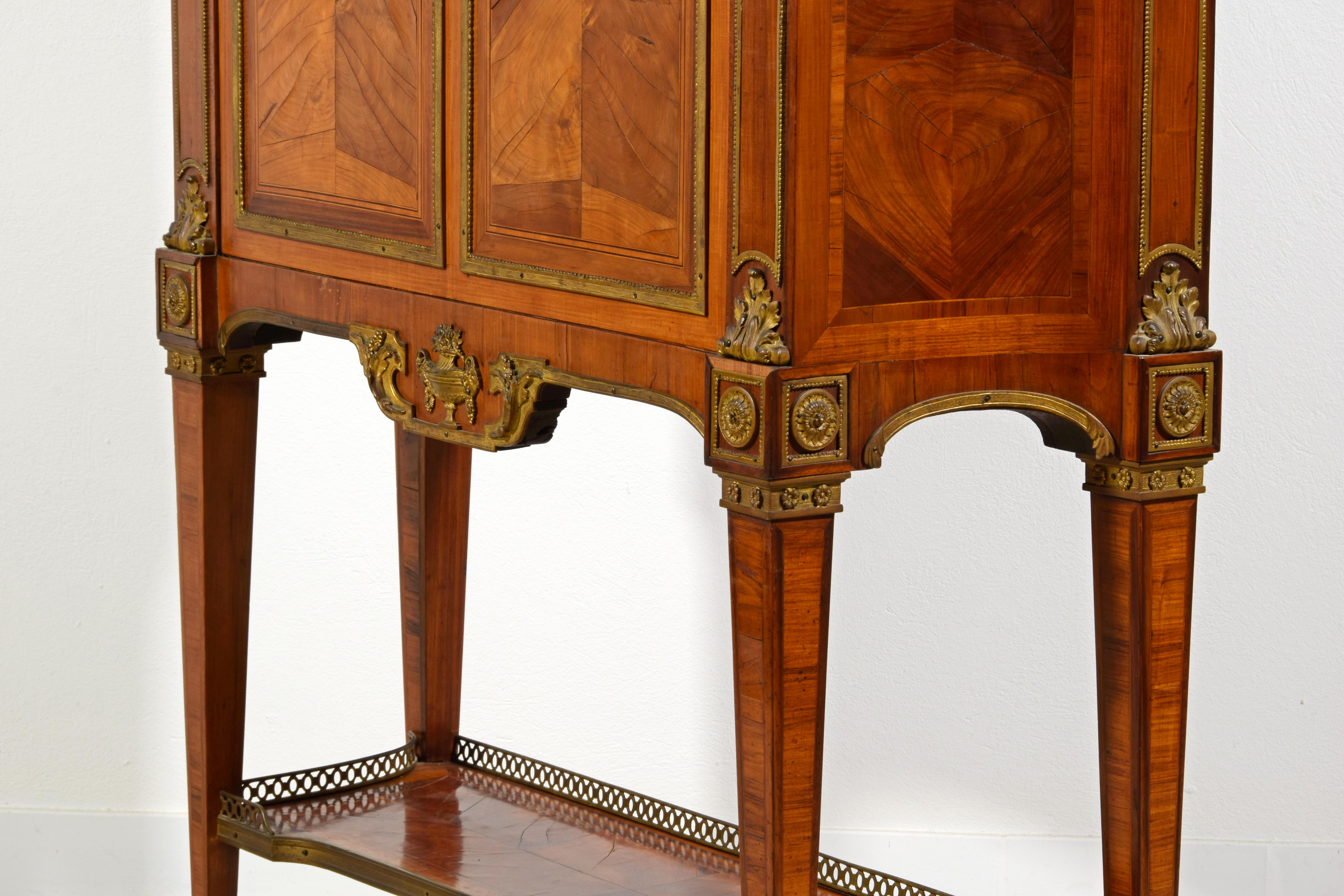 Französisches Sekretär-Sideboard aus Holz im Louis-XVI.-Stil des 19. Jahrhunderts  im Angebot 14