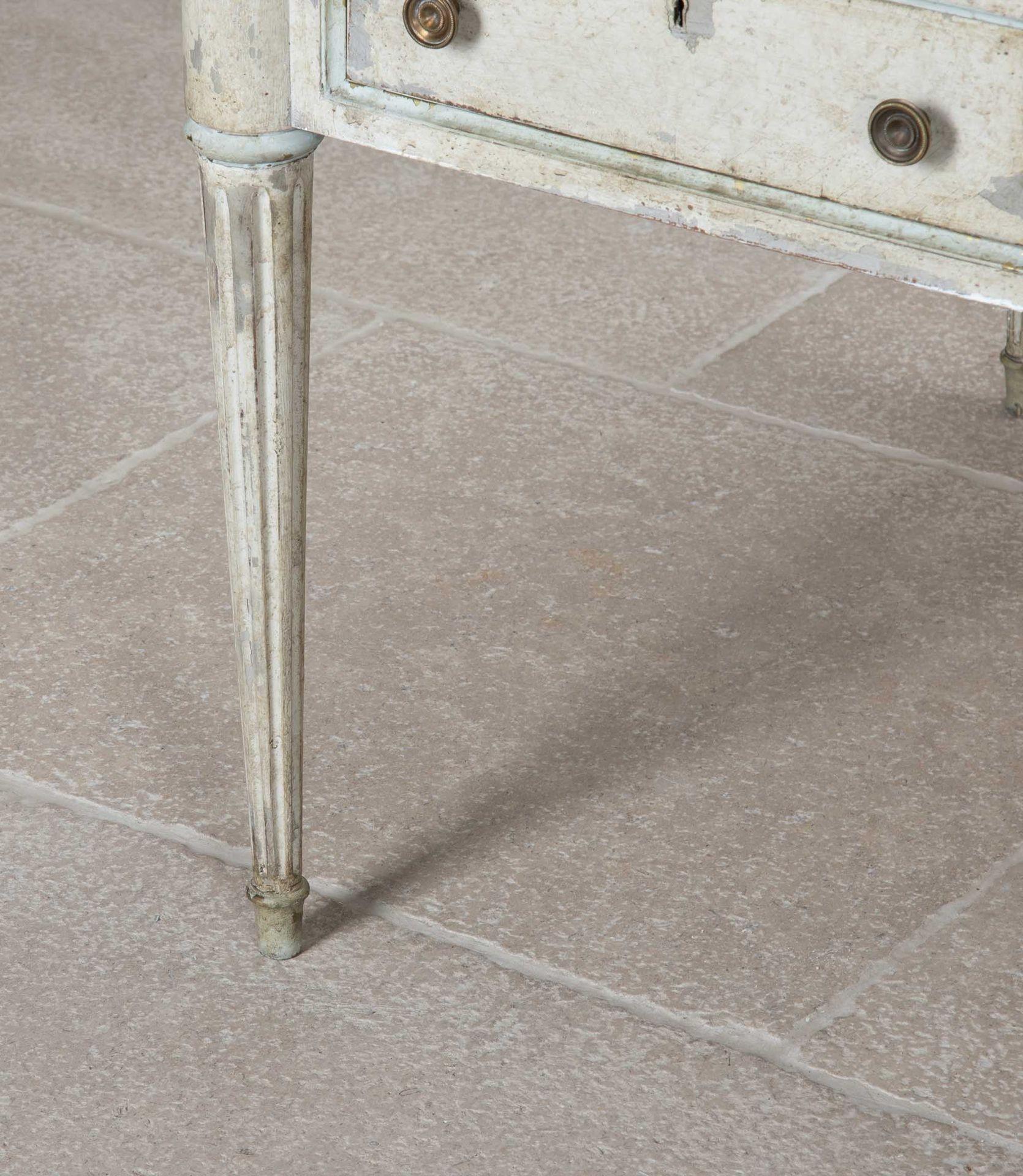 Mesa de escritorio francesa estilo Luis XVI del siglo XIX en venta 8